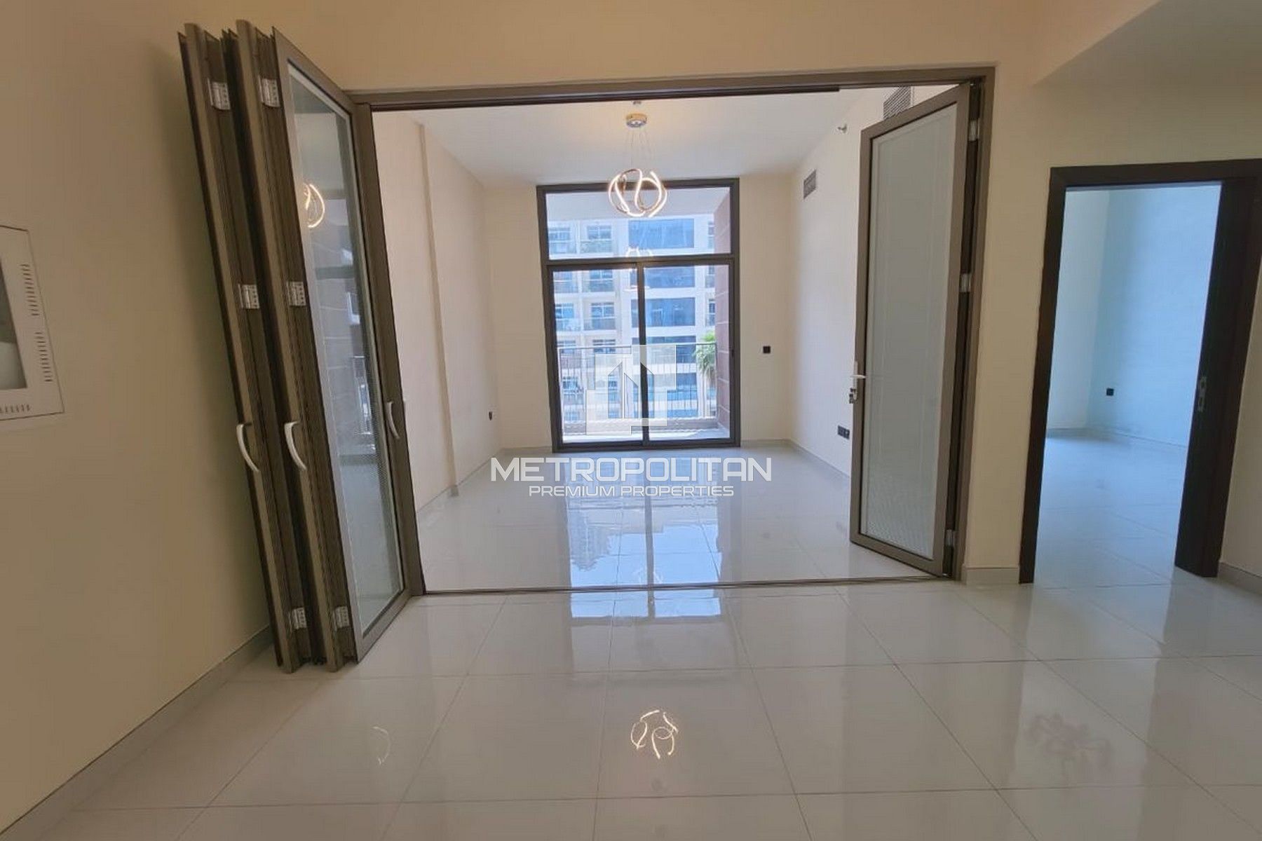 Pool View | Spacious Layout |High Floor |4 Cheques