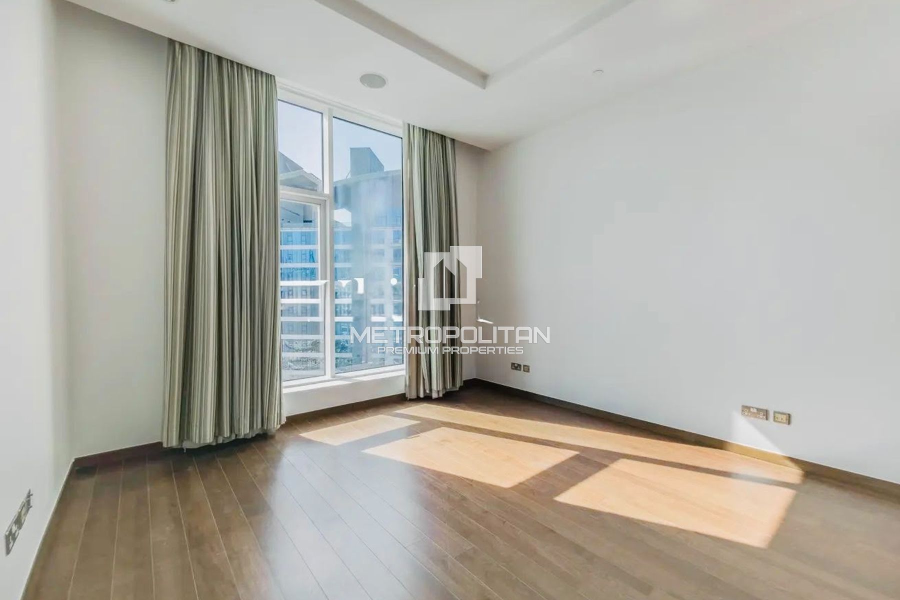 Vacant  | High floor |  Partial Sea View