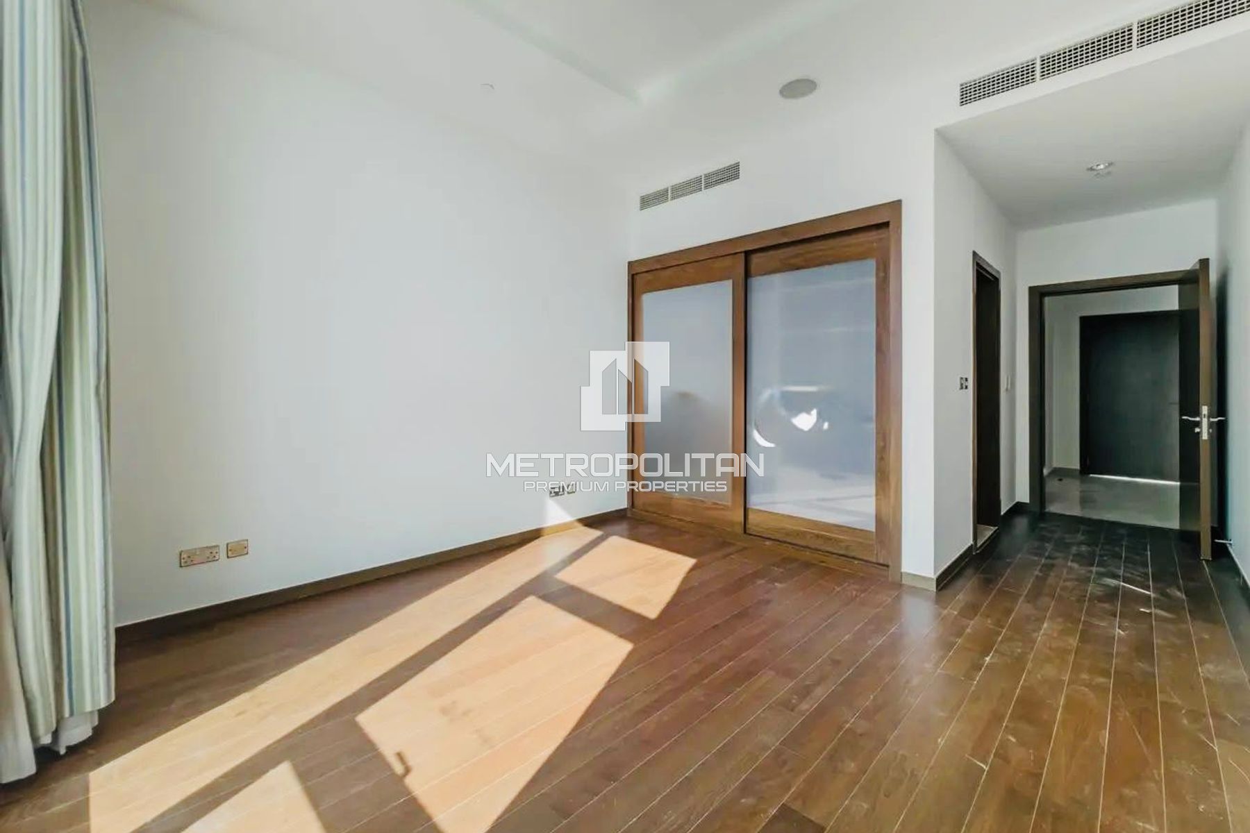Vacant  | High floor |  Partial Sea View