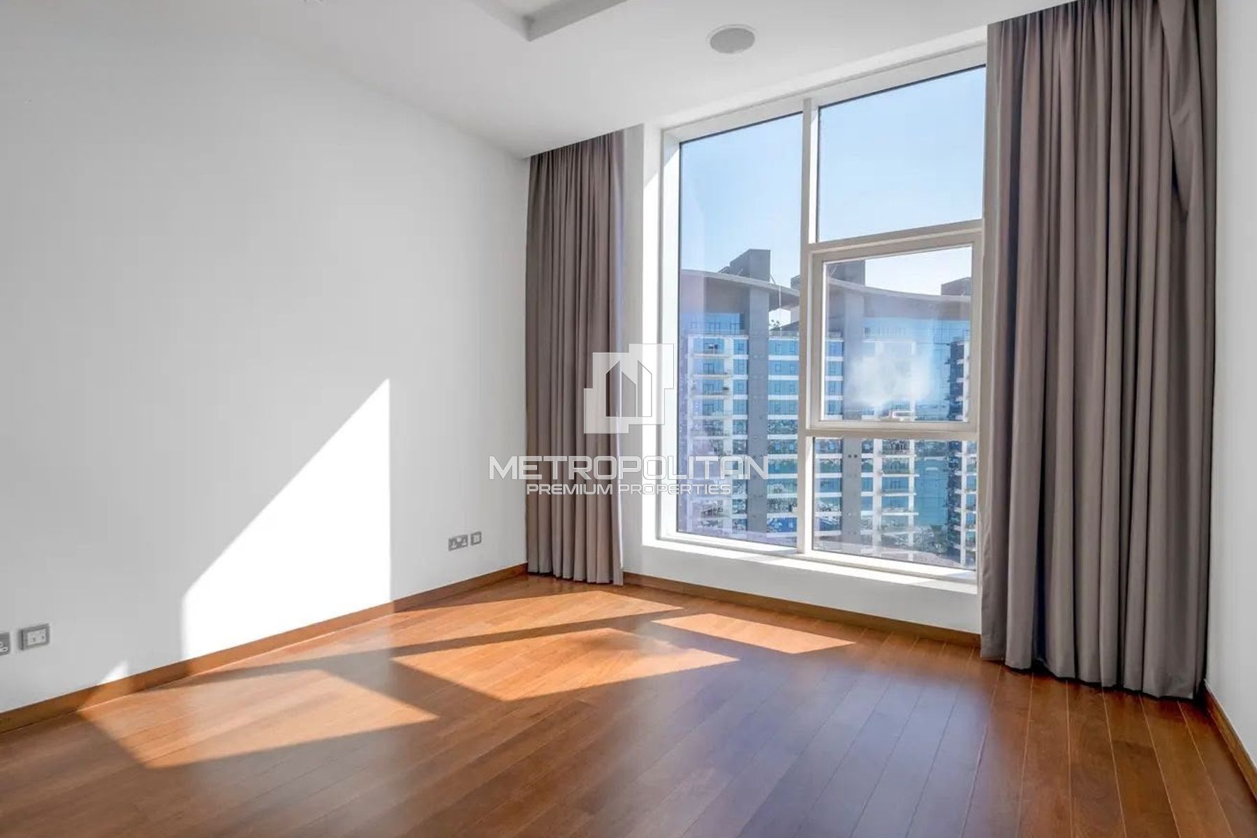 Vacant  | High floor |  Partial Sea View