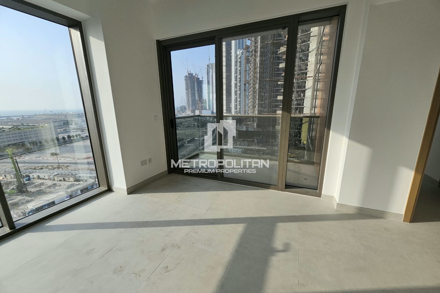 1 Bedroom I Vacant I Waterfront unit I Big Layout