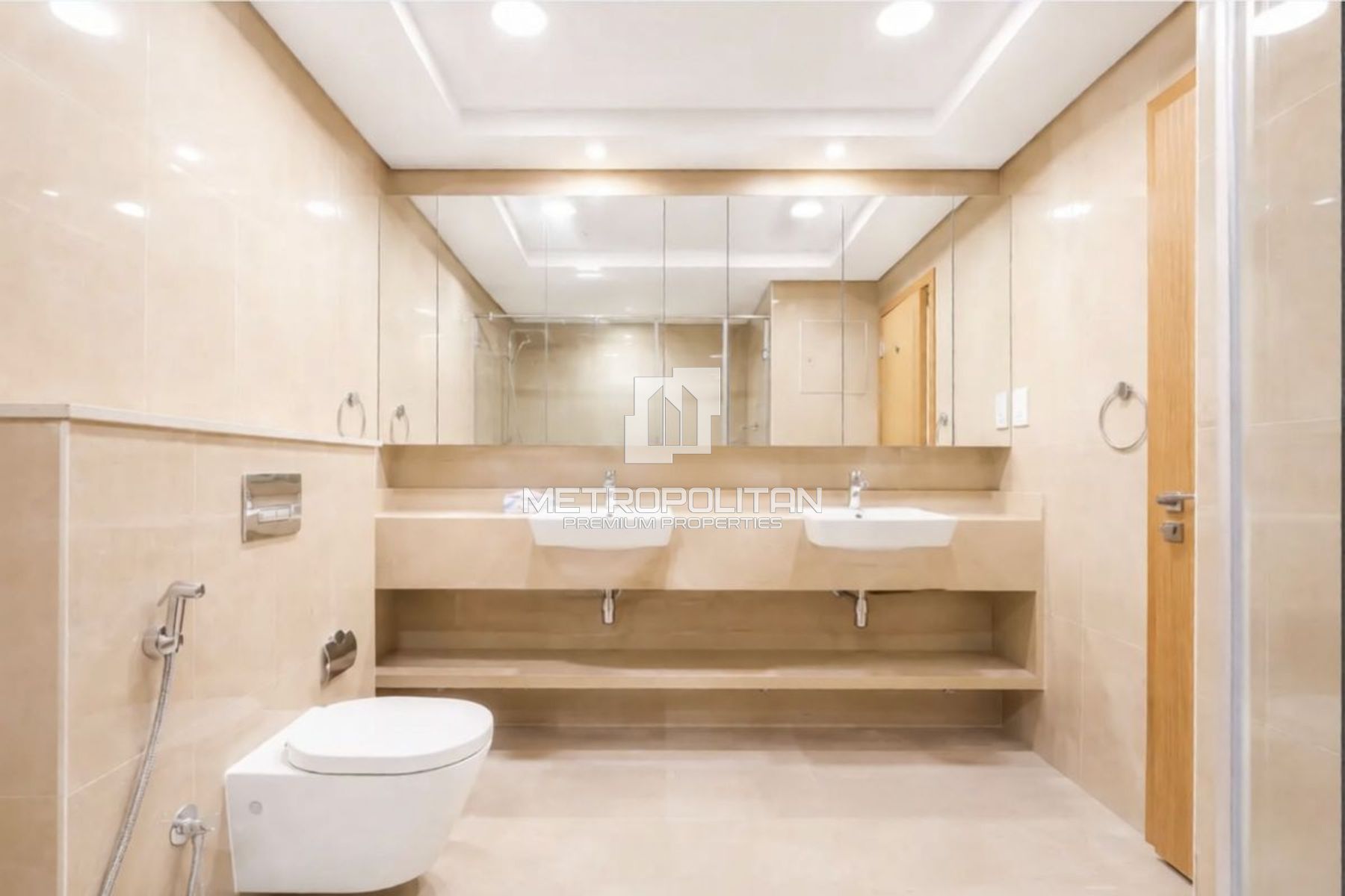 1 Bedroom I Vacant I Waterfront unit I Big Layout