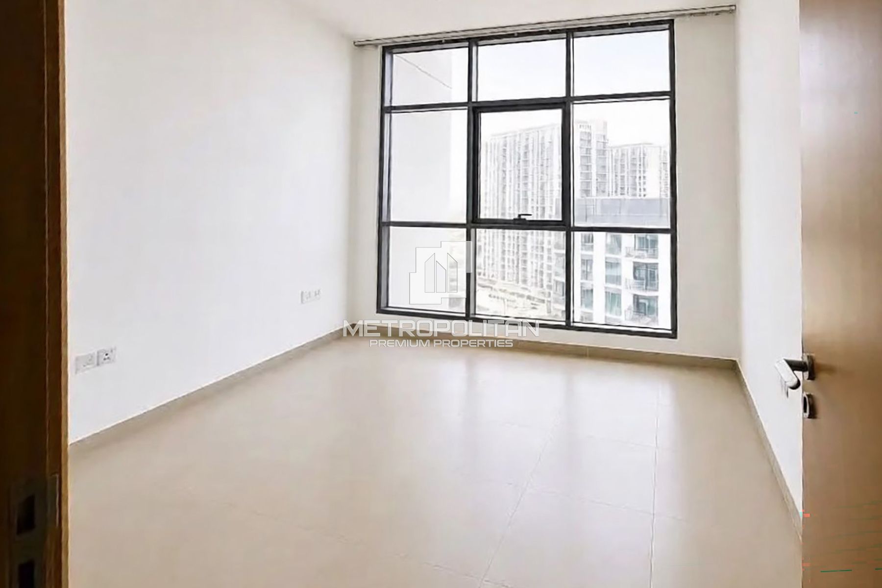Large layout I Ready to Move I Prime Location