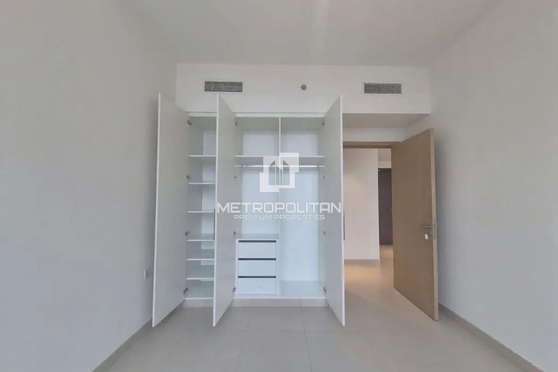 Large layout I Ready to Move I Prime Location