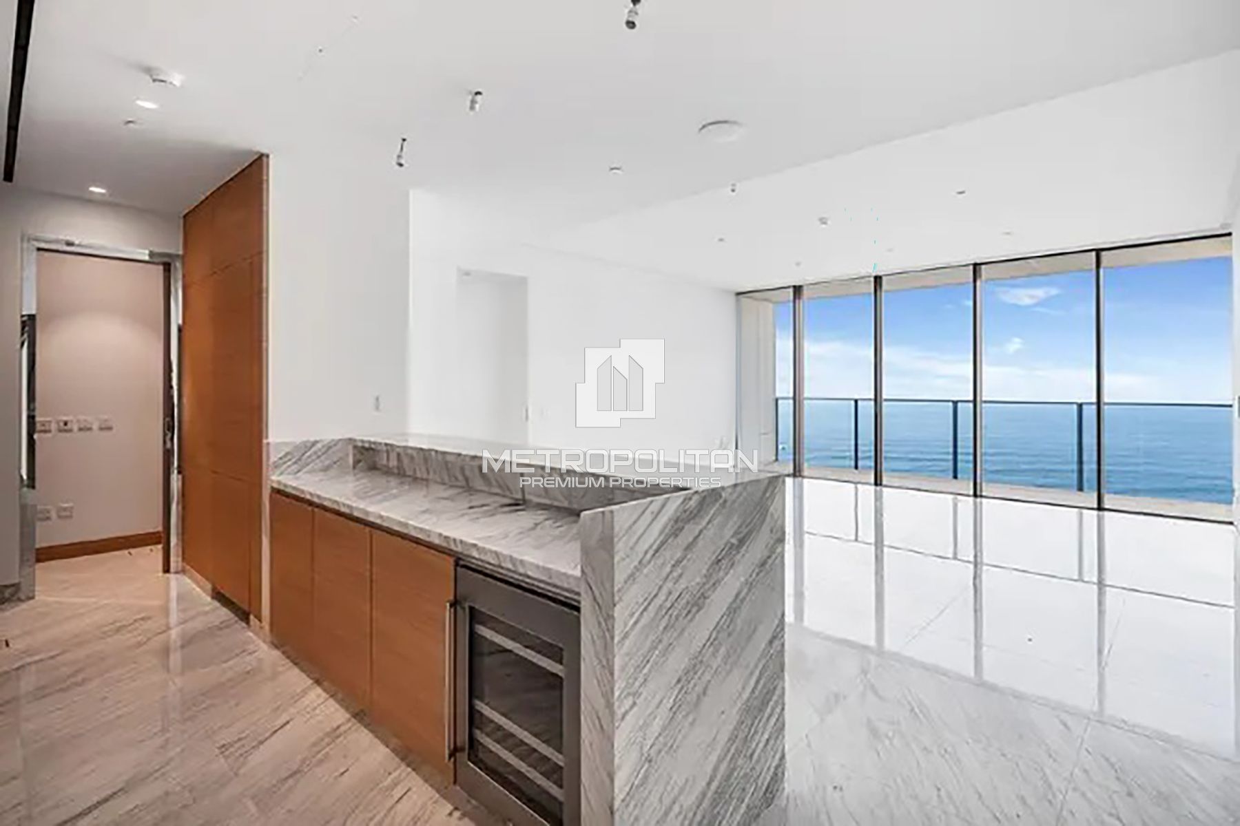 Relaxing Sea View| Luxury Living | Spacious Layout