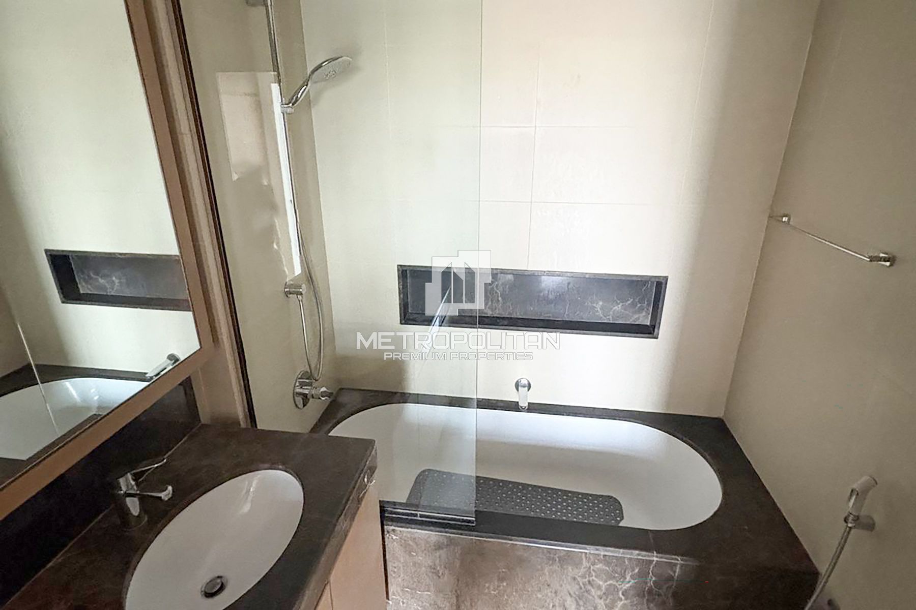 شقة للإيجار في Vida Residence 1، The Hills - MPR-11263