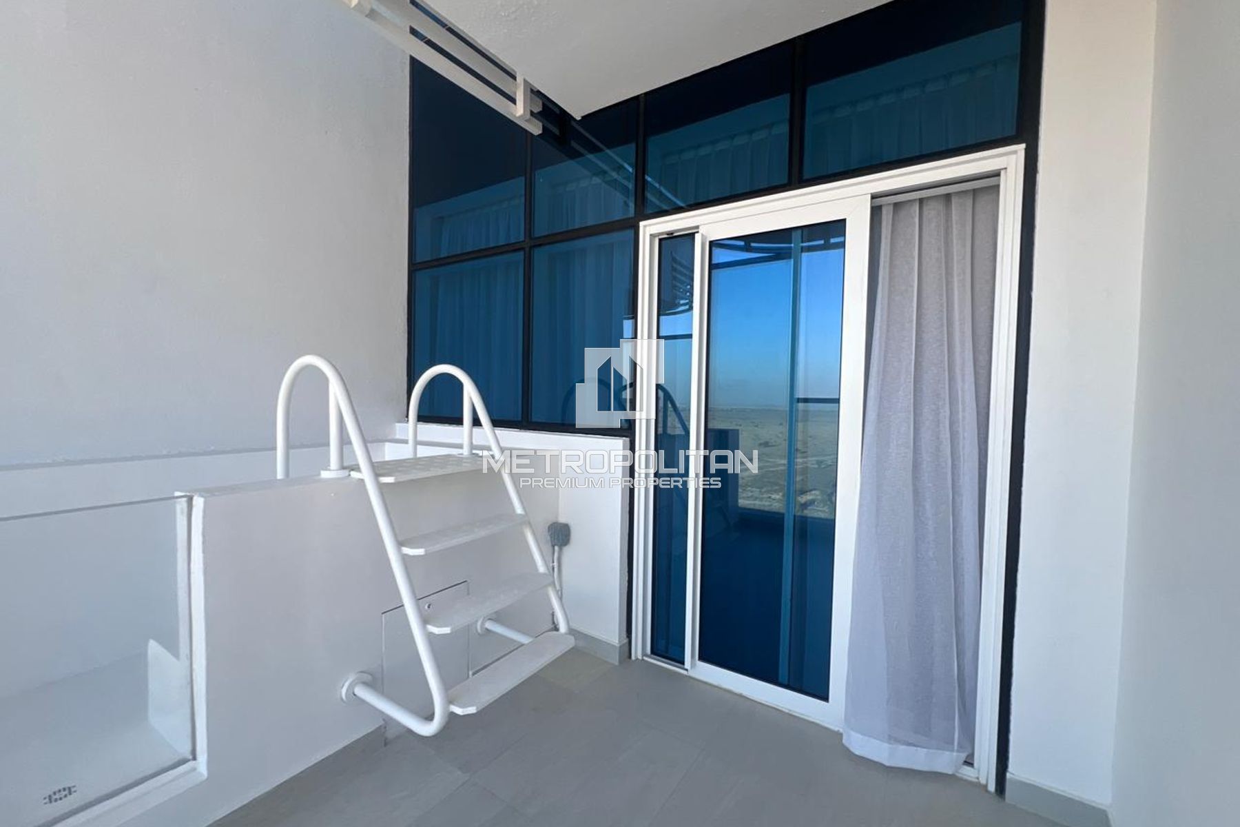 Presidential Studio | Private Pool | Furnished