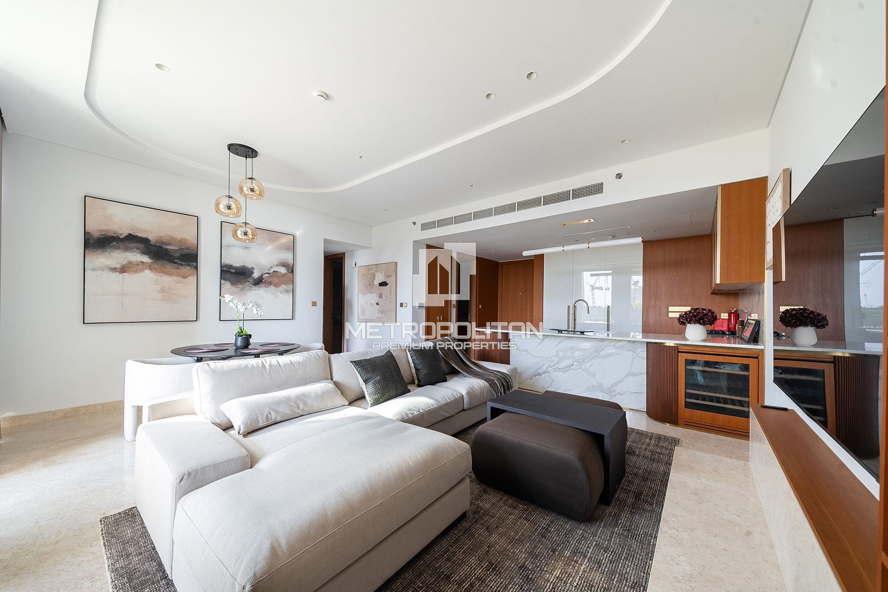 Direct Beach Access| Furnished | Minutes to Mall