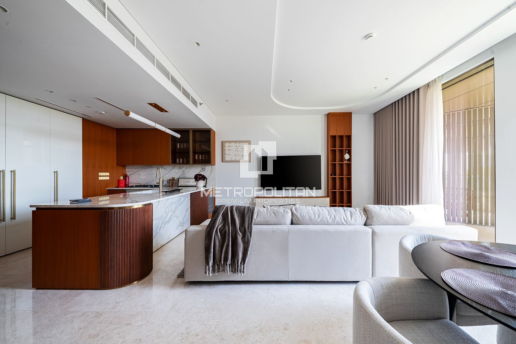 Direct Beach Access| Furnished | Minutes to Mall