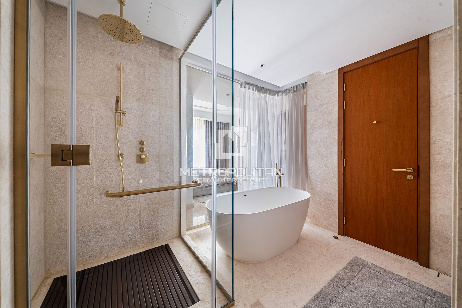 Direct Beach Access| Furnished | Minutes to Mall