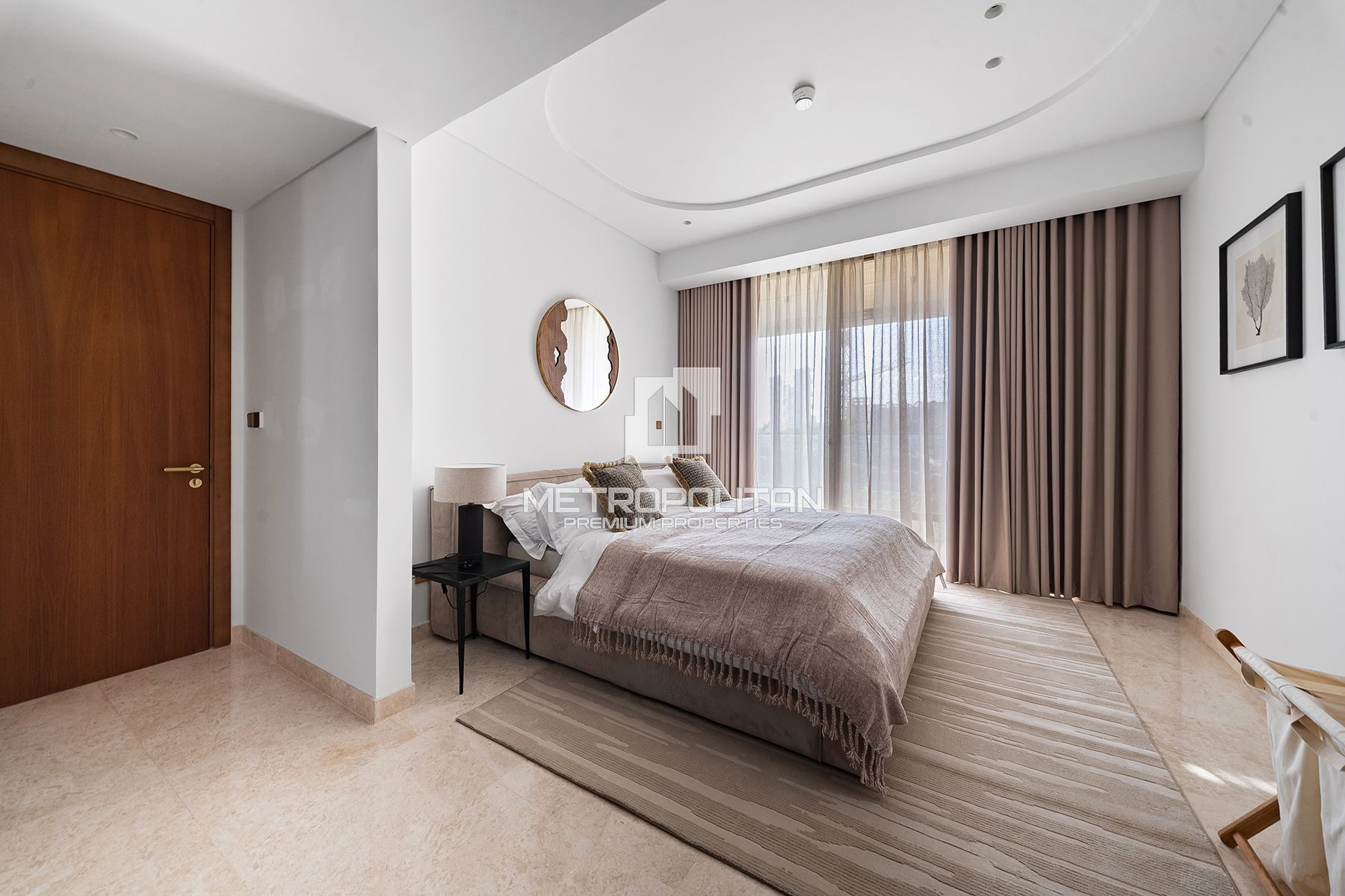 Direct Beach Access| Furnished | Minutes to Mall