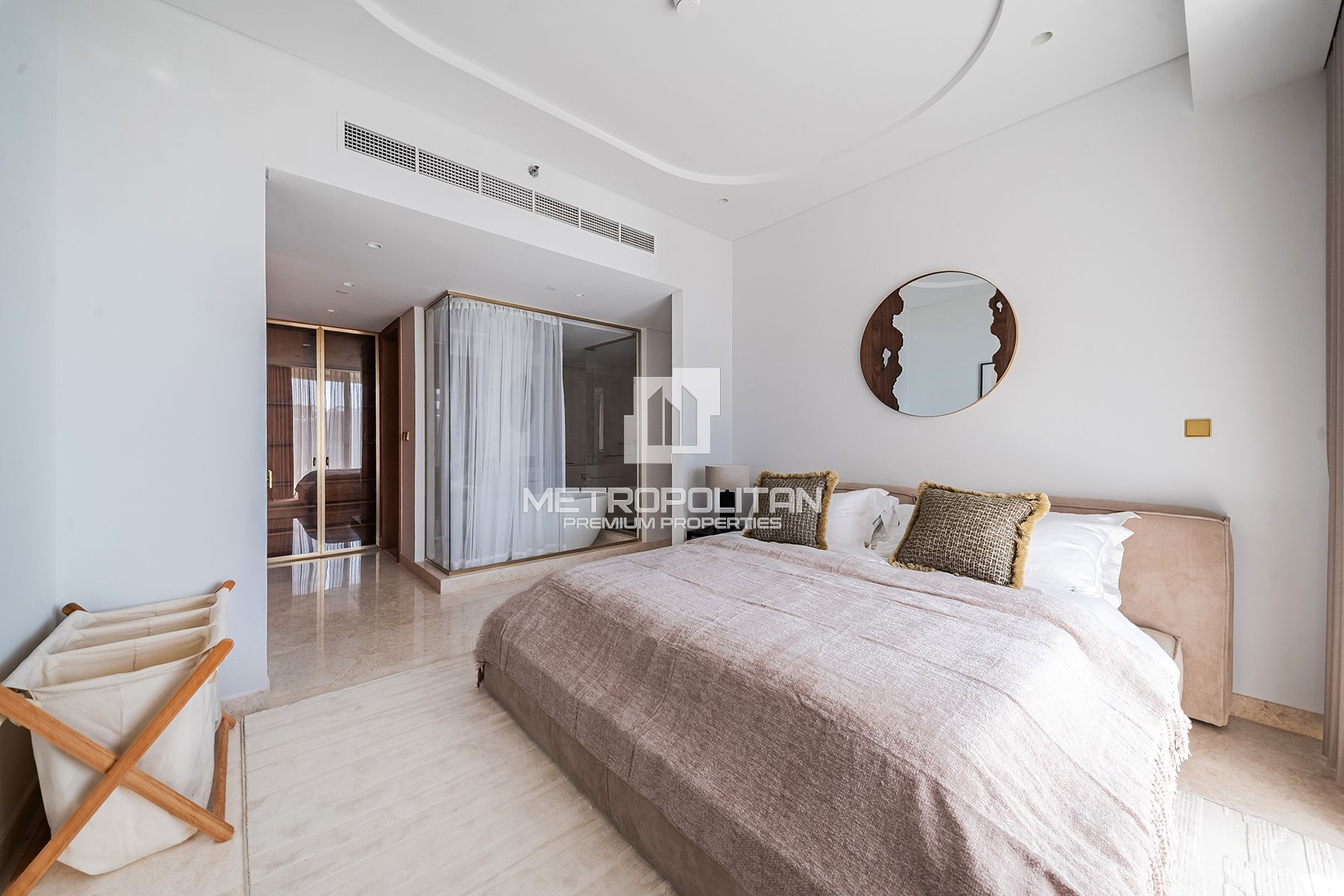 Direct Beach Access| Furnished | Minutes to Mall
