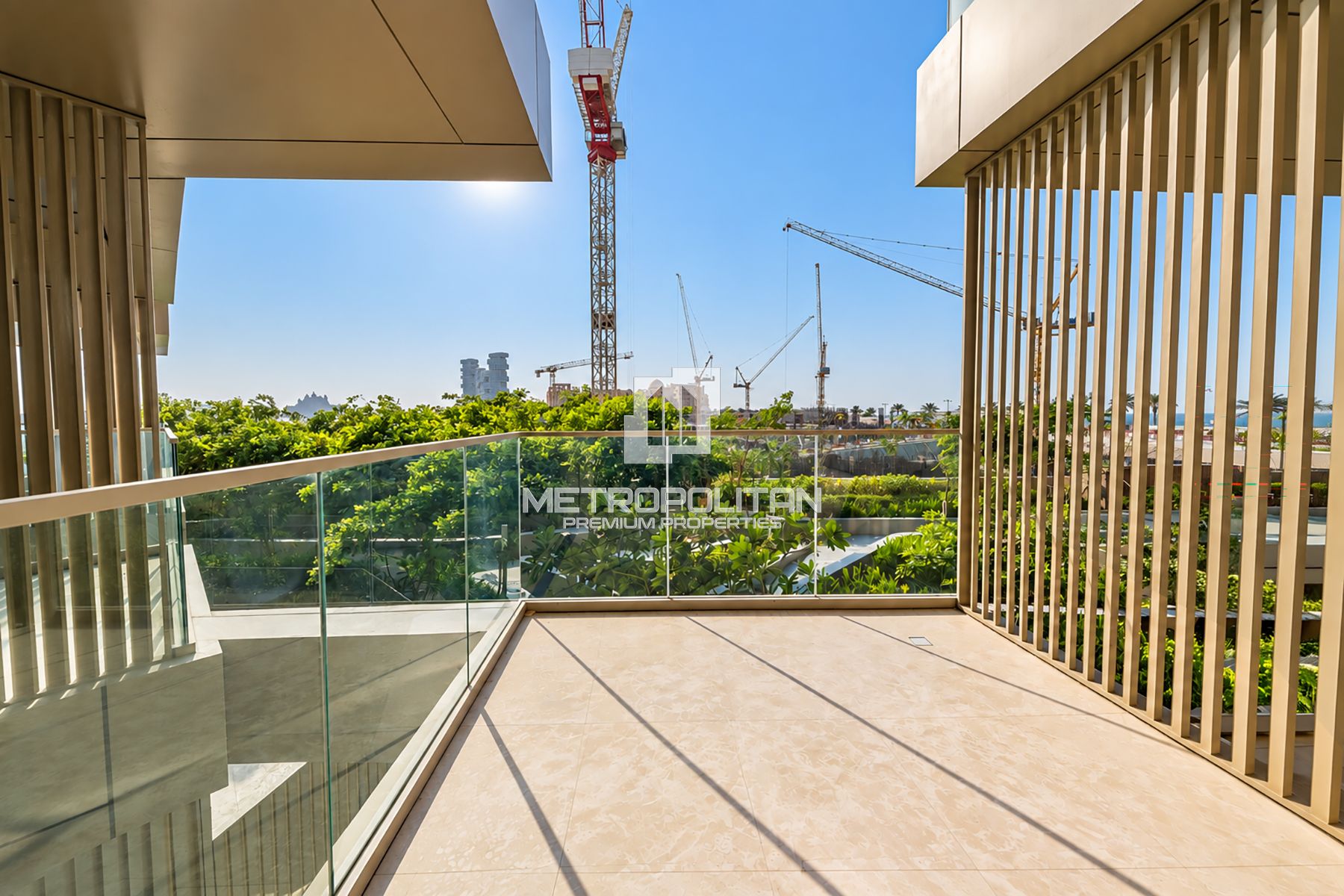 Direct Beach Access| Furnished | Minutes to Mall