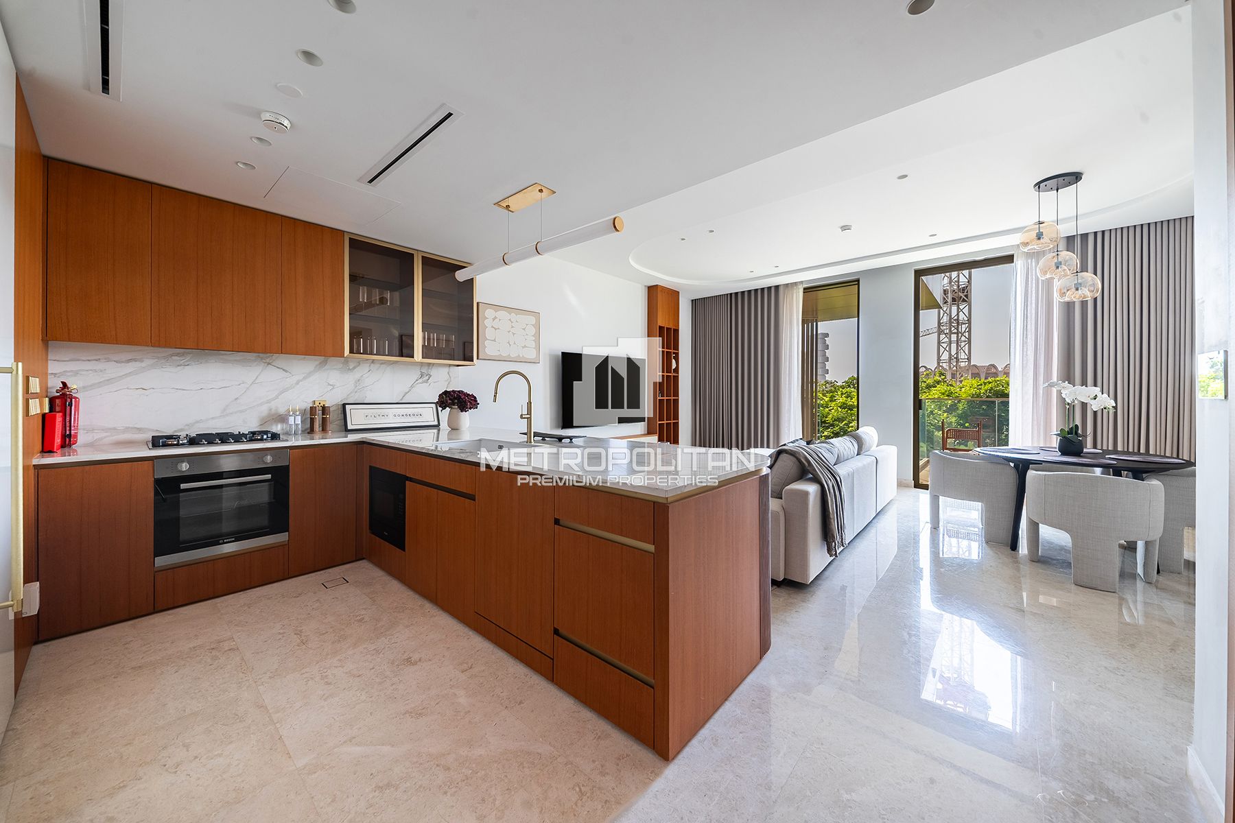 Direct Beach Access| Furnished | Minutes to Mall