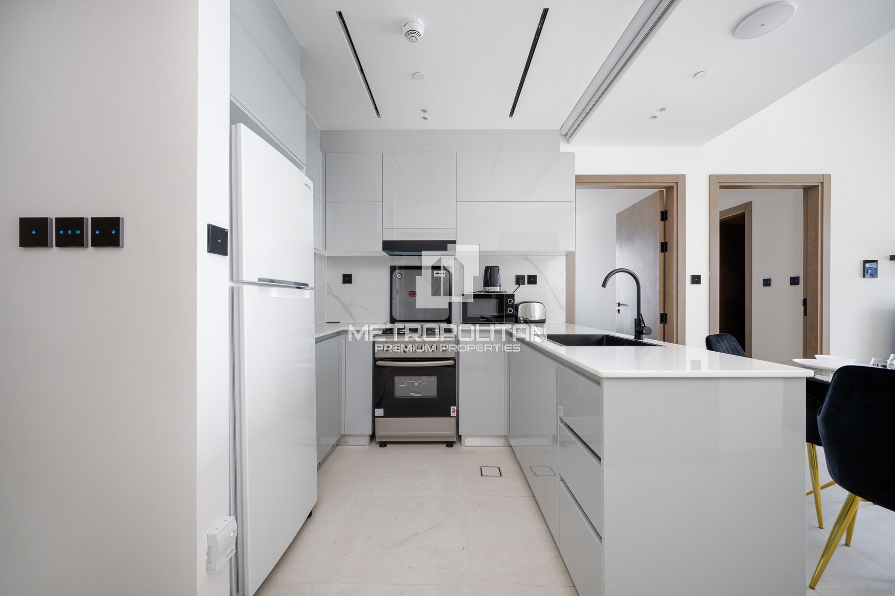 Furnished | Private Jacuzzi | En-Suite| High floor