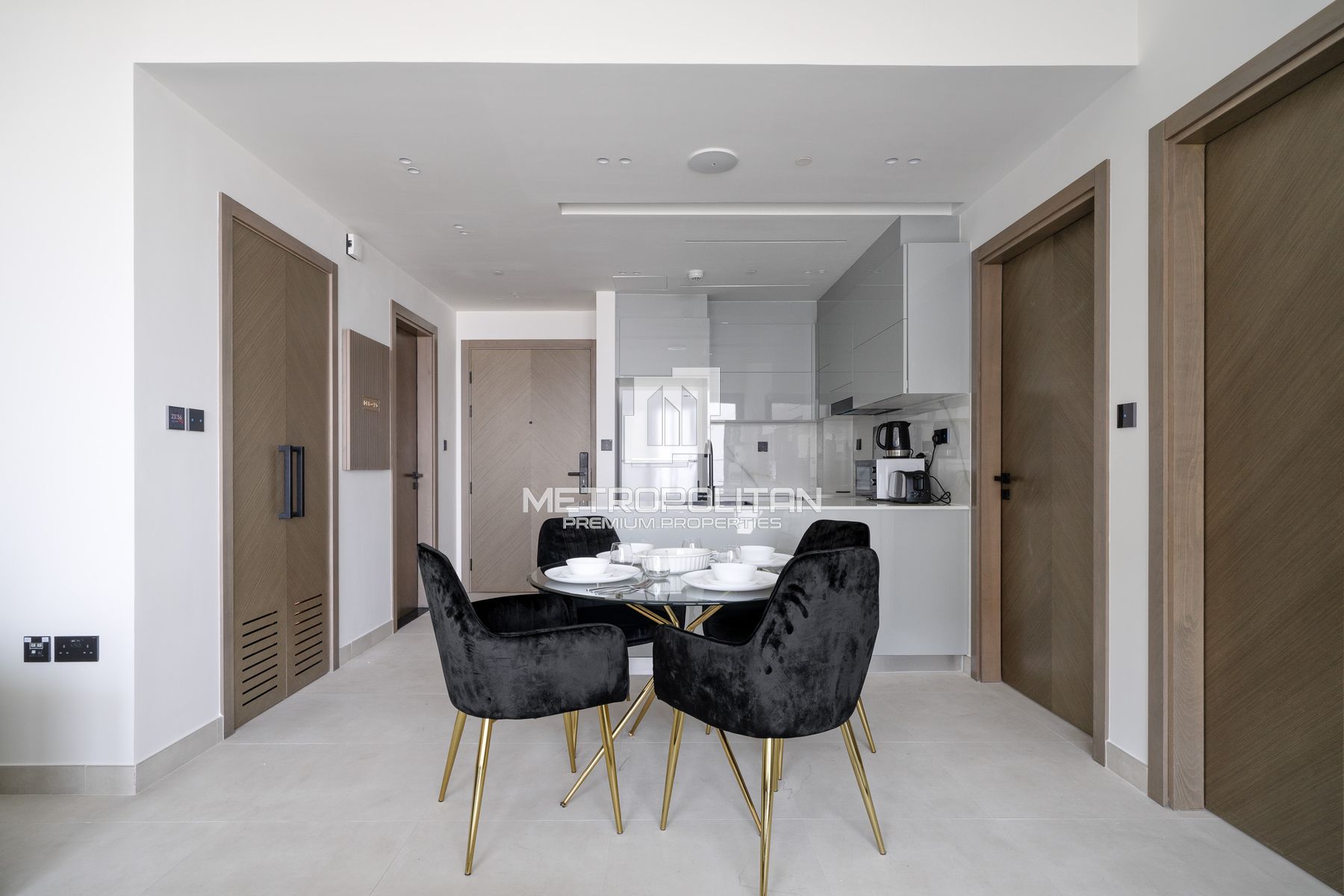 Furnished | Private Jacuzzi | En-Suite| High floor