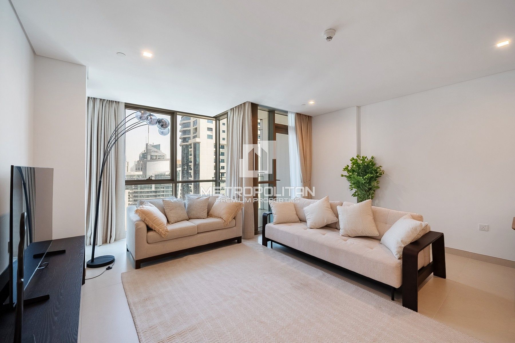 شقة للإيجار في LIV Waterside، Dubai Marina - MPR-11294