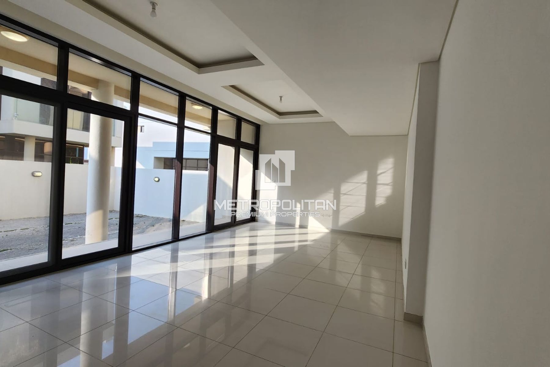 Vacant | Unfurnished | Maids | Golf Community