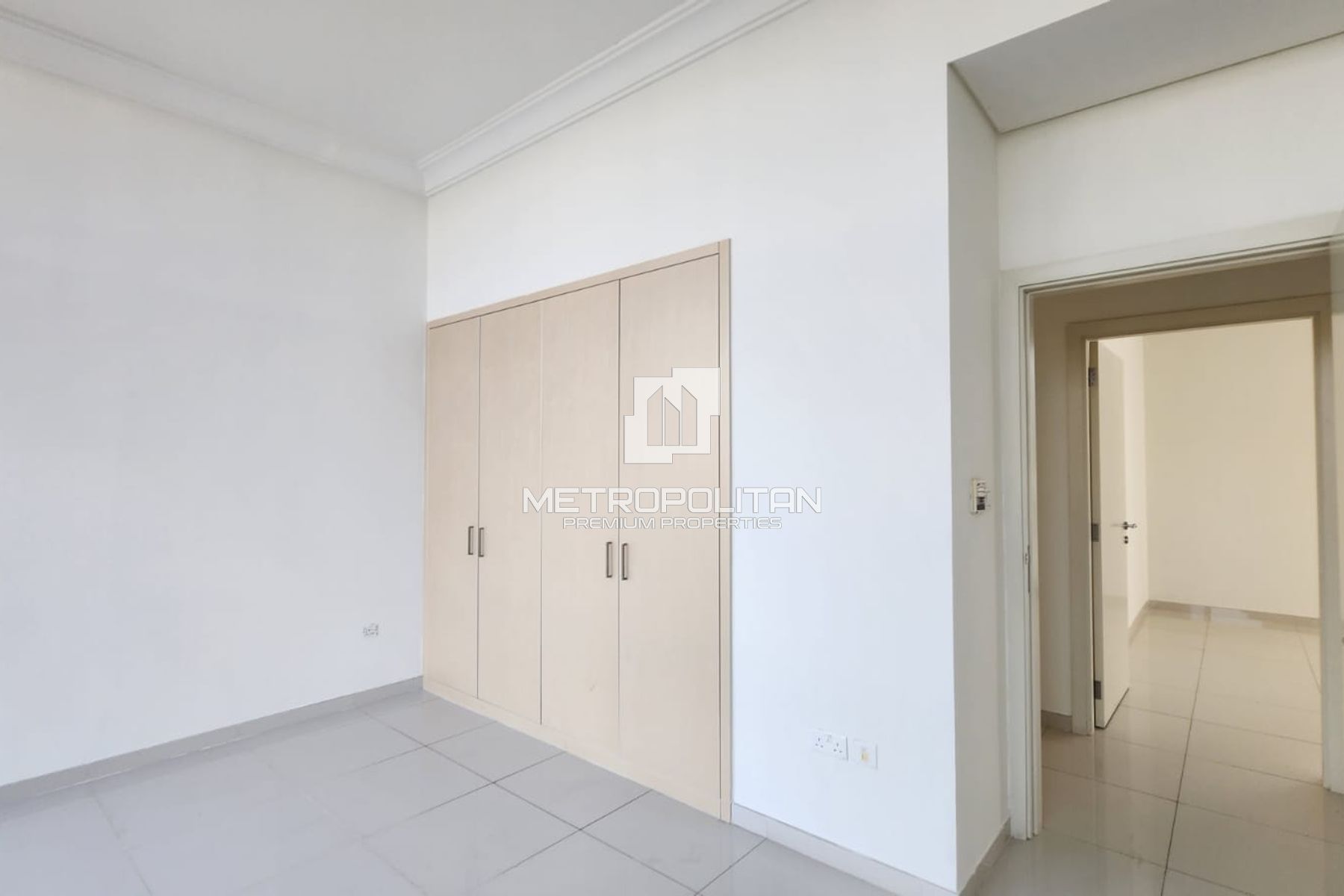 Vacant | Unfurnished | Maids | Golf Community