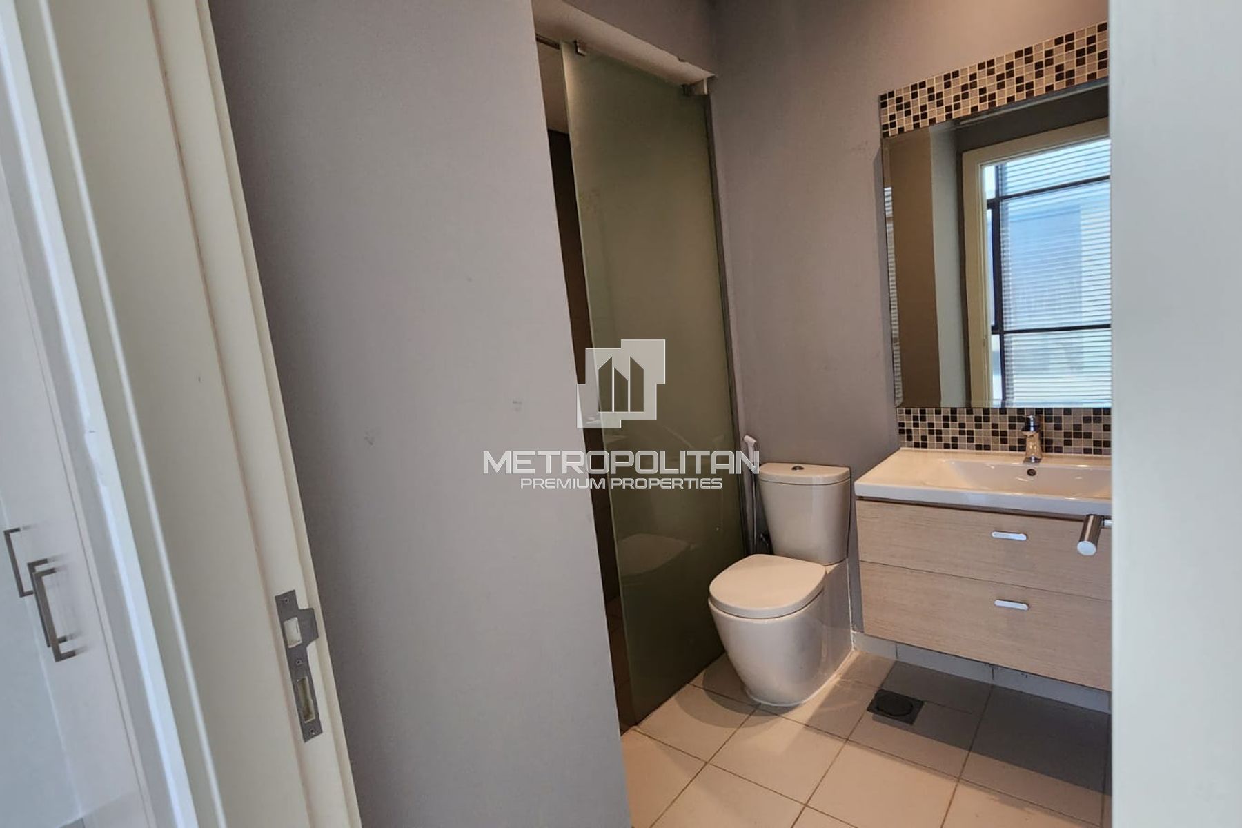 Vacant | Unfurnished | Maids | Golf Community