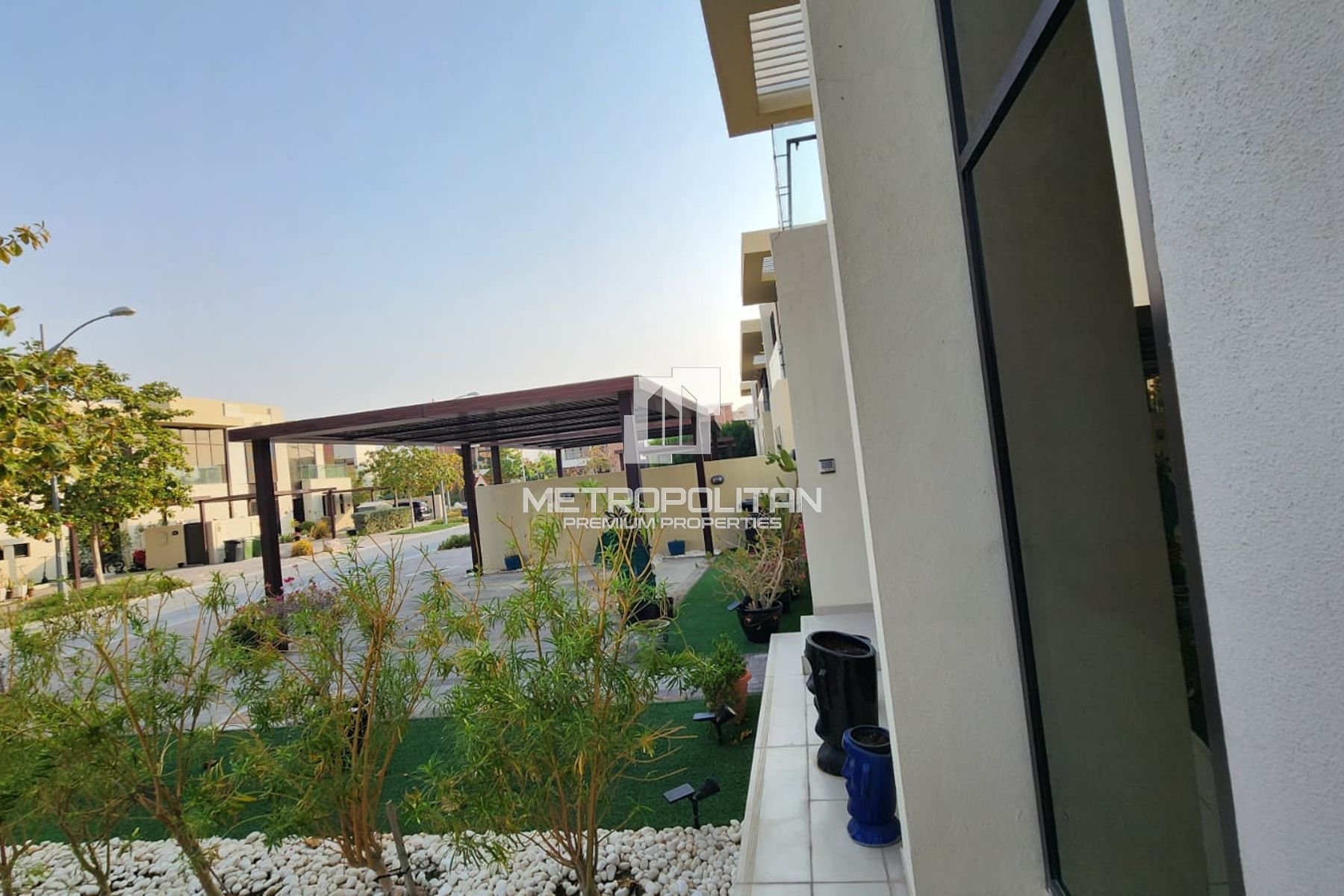Vacant | Unfurnished | Maids | Golf Community