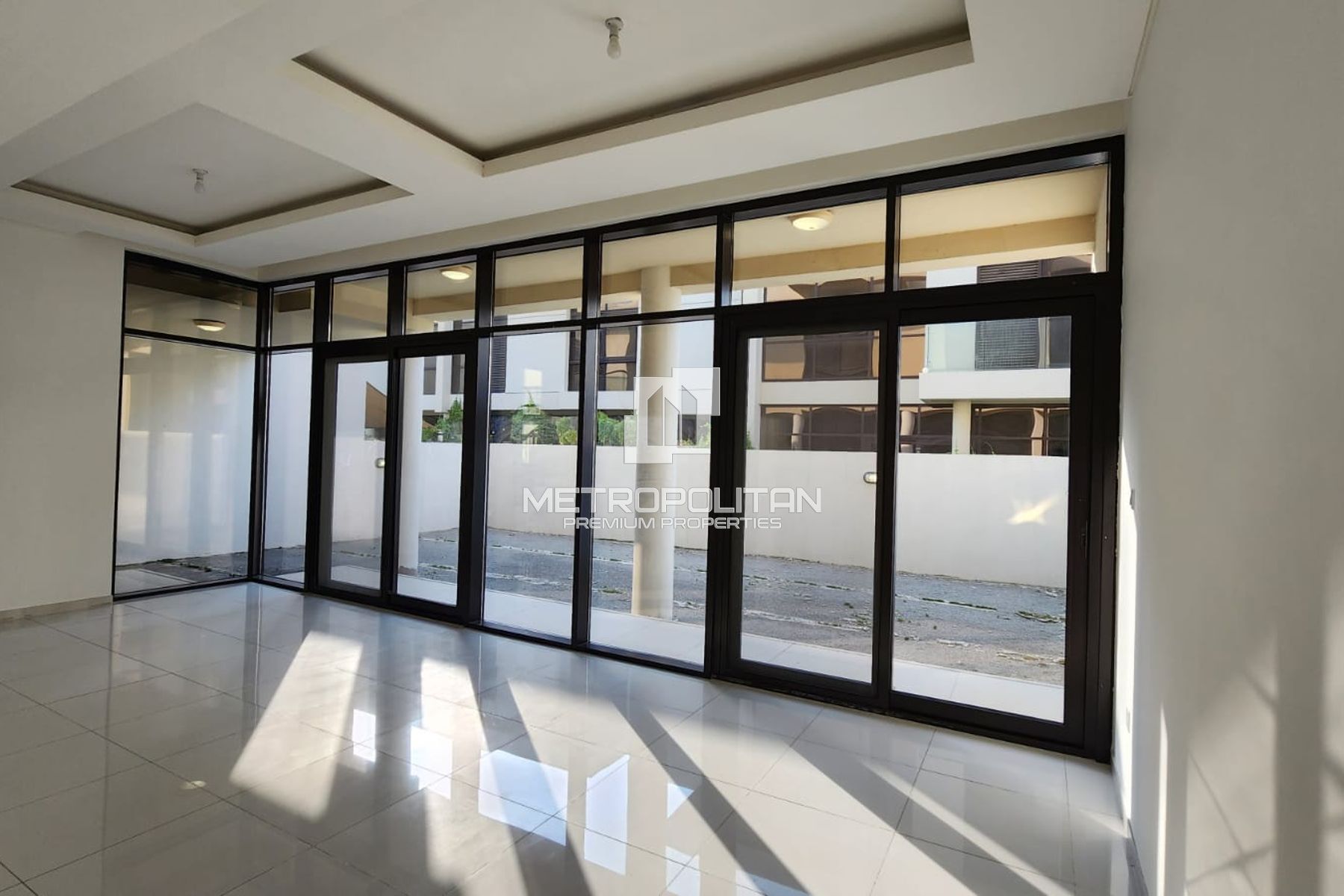 Vacant | Unfurnished | Maids | Golf Community