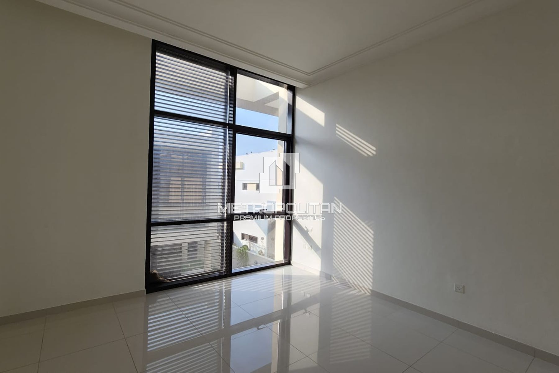 Vacant | Unfurnished | Maids | Golf Community