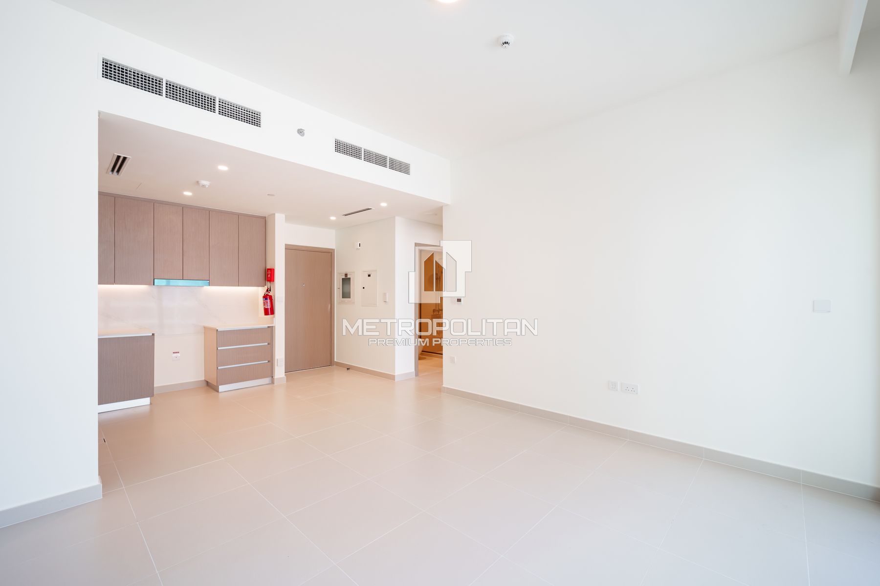 Brand New | Close Hills Mall | Prime Location