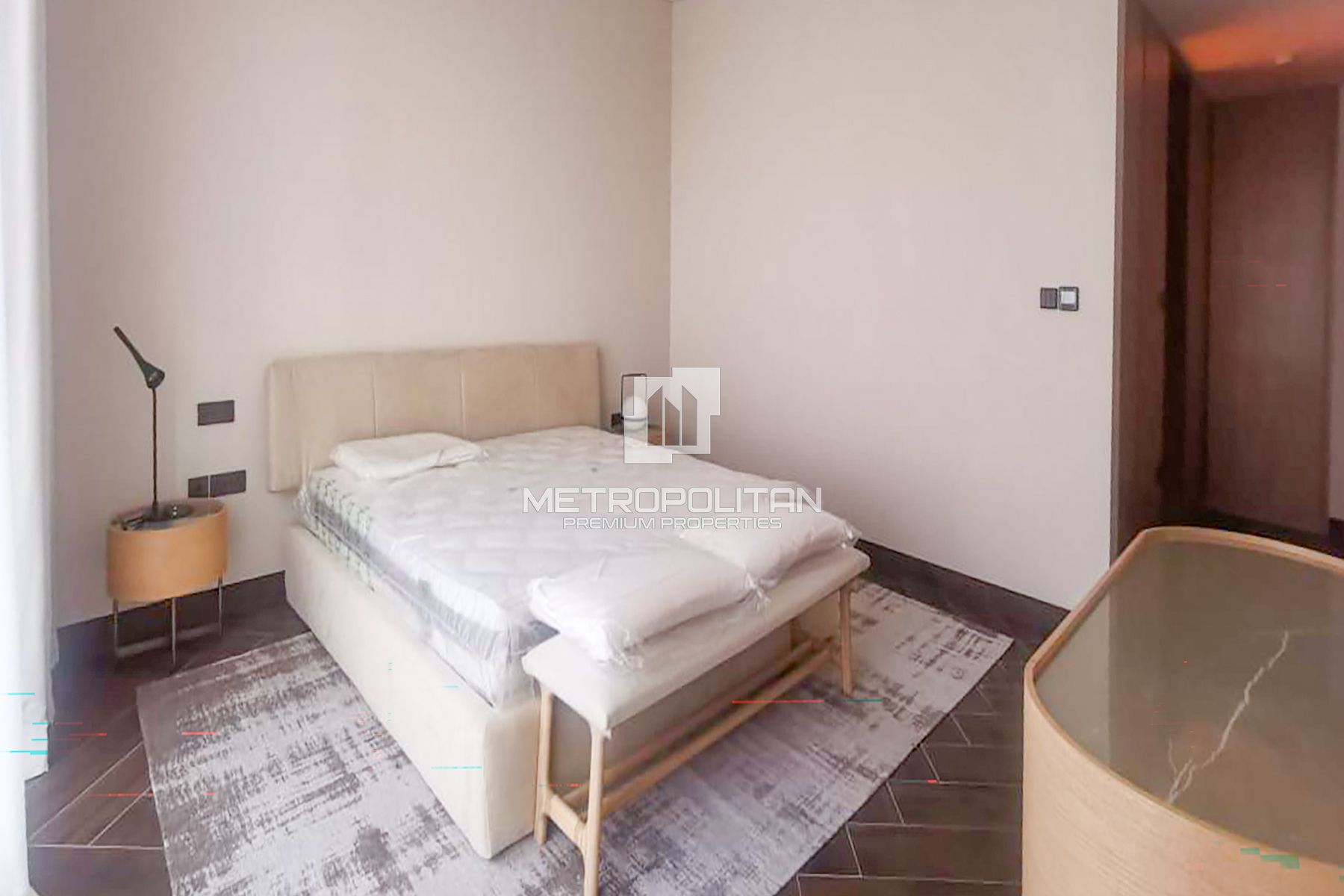 Luxury & Italian Furnishing | Skyline View |Vacant