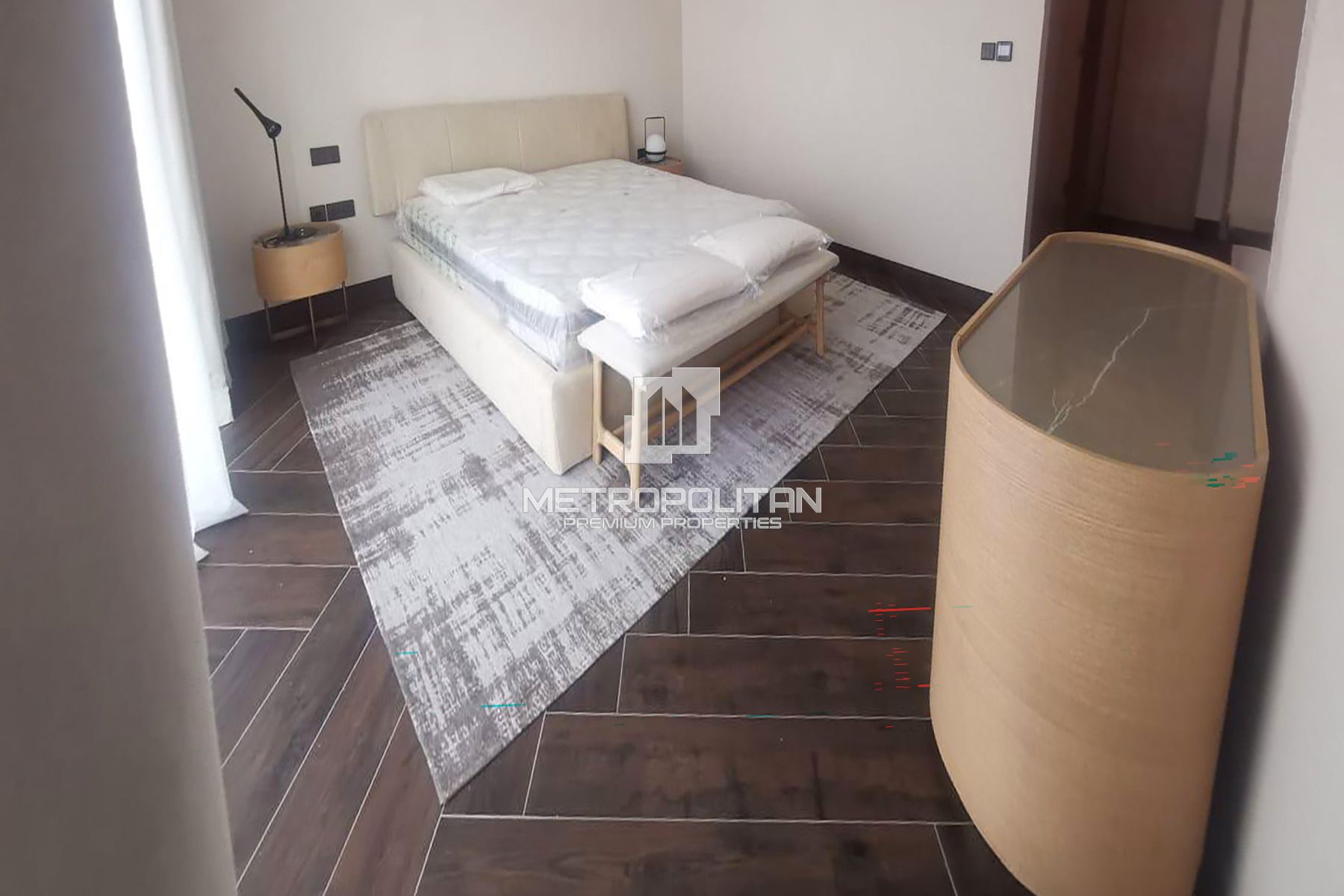 Luxury & Italian Furnishing | Skyline View |Vacant