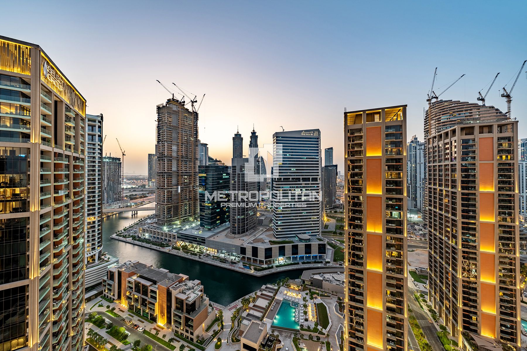 Снять квартиру в Peninsula Four, Business Bay - MPR-11317