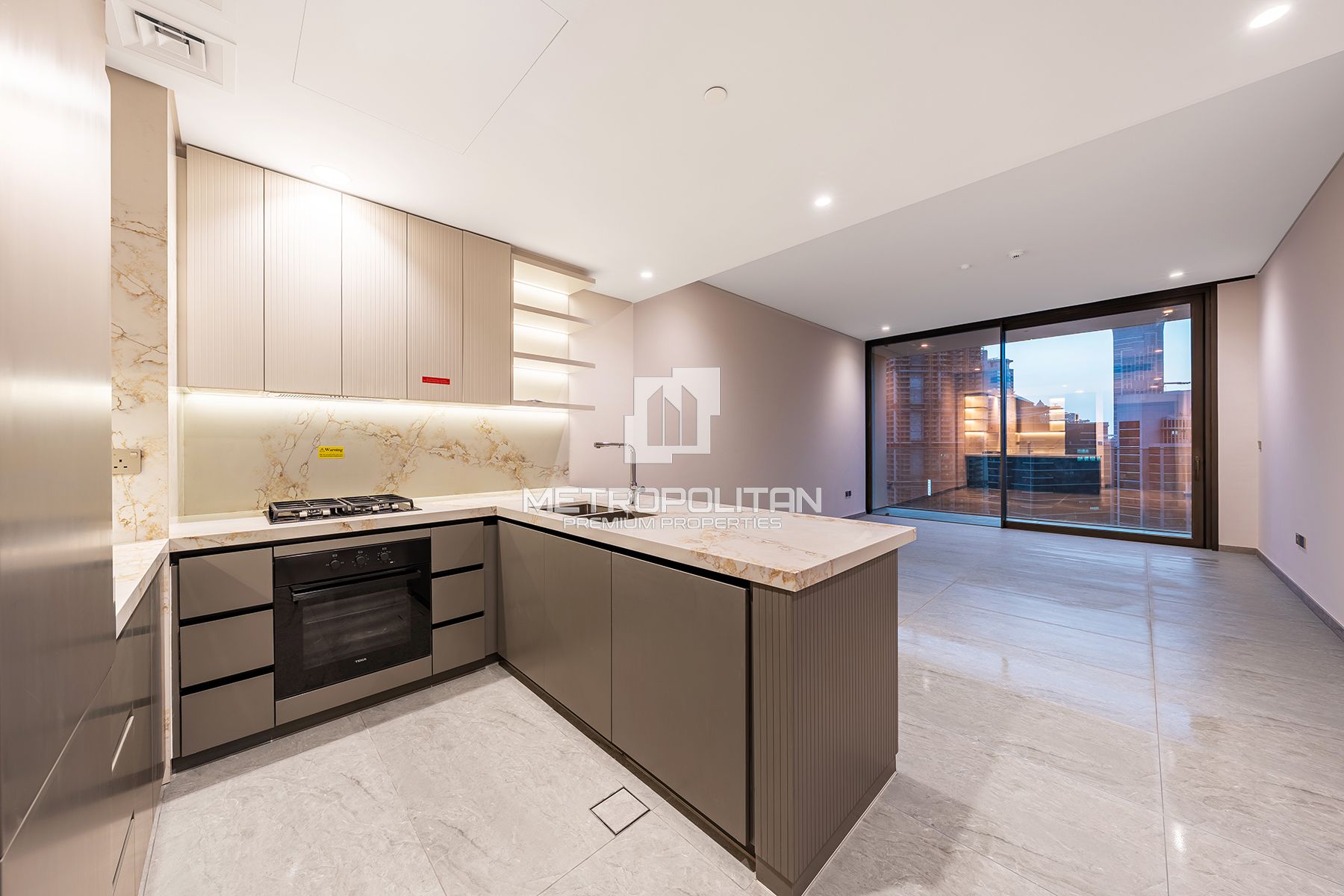 Снять квартиру в Peninsula Four, Business Bay - MPR-11317