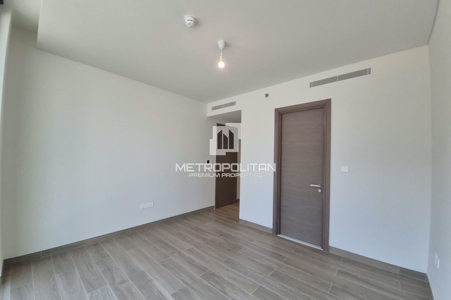 Closed And Equipped Kitchen I Brand New I Vacant