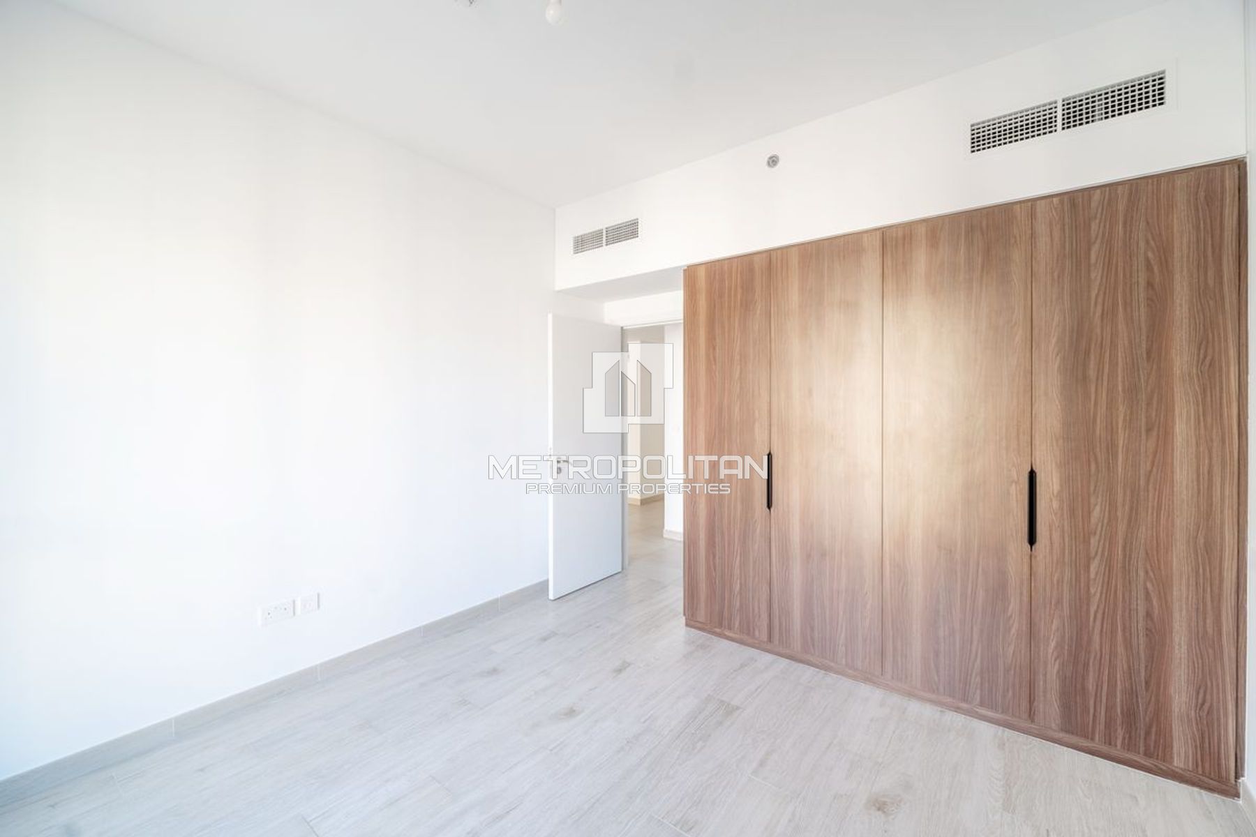 Unfurnished | Spacious Layout |Vacant from Dec, 10