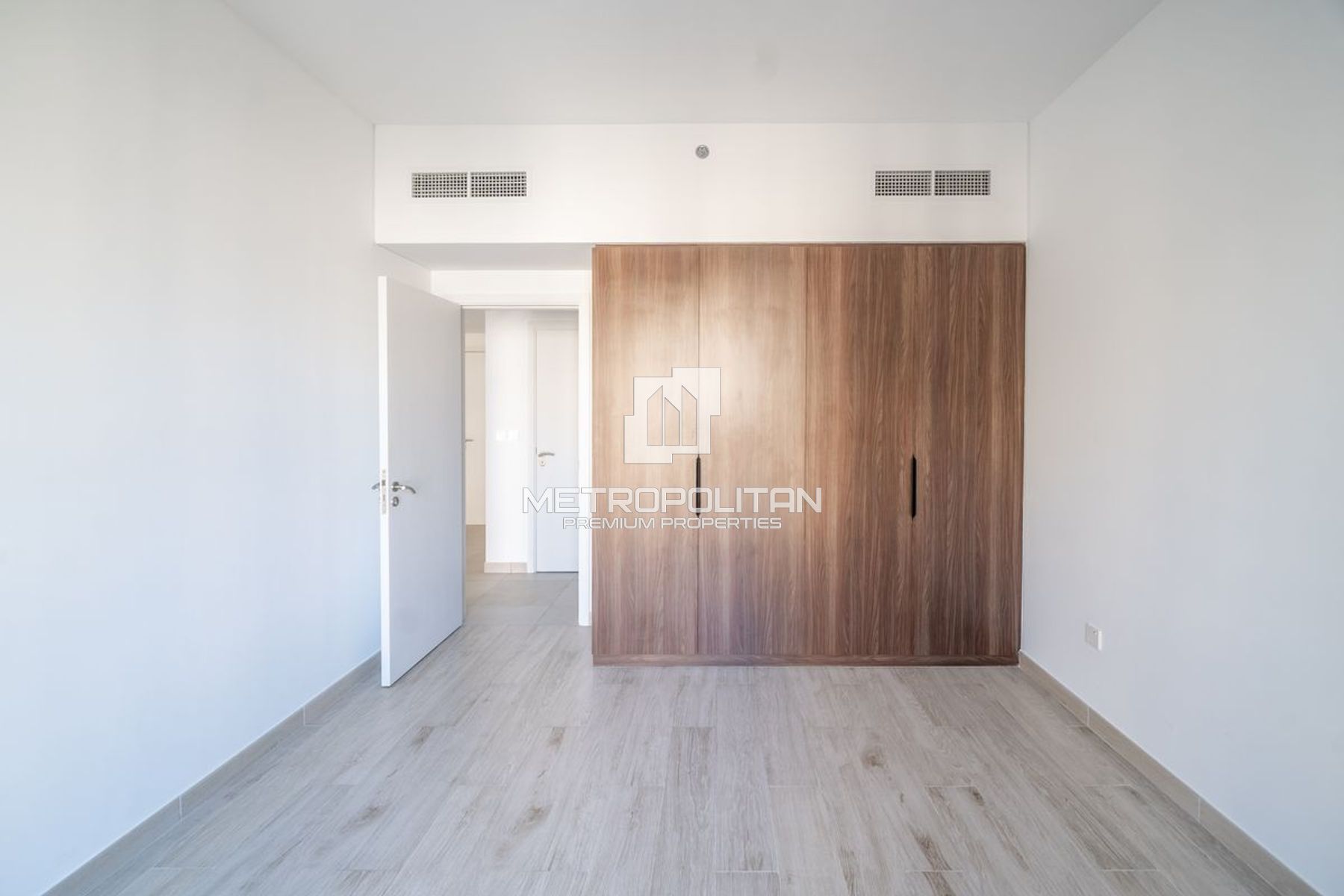 Unfurnished | Spacious Layout |Vacant from Dec, 10
