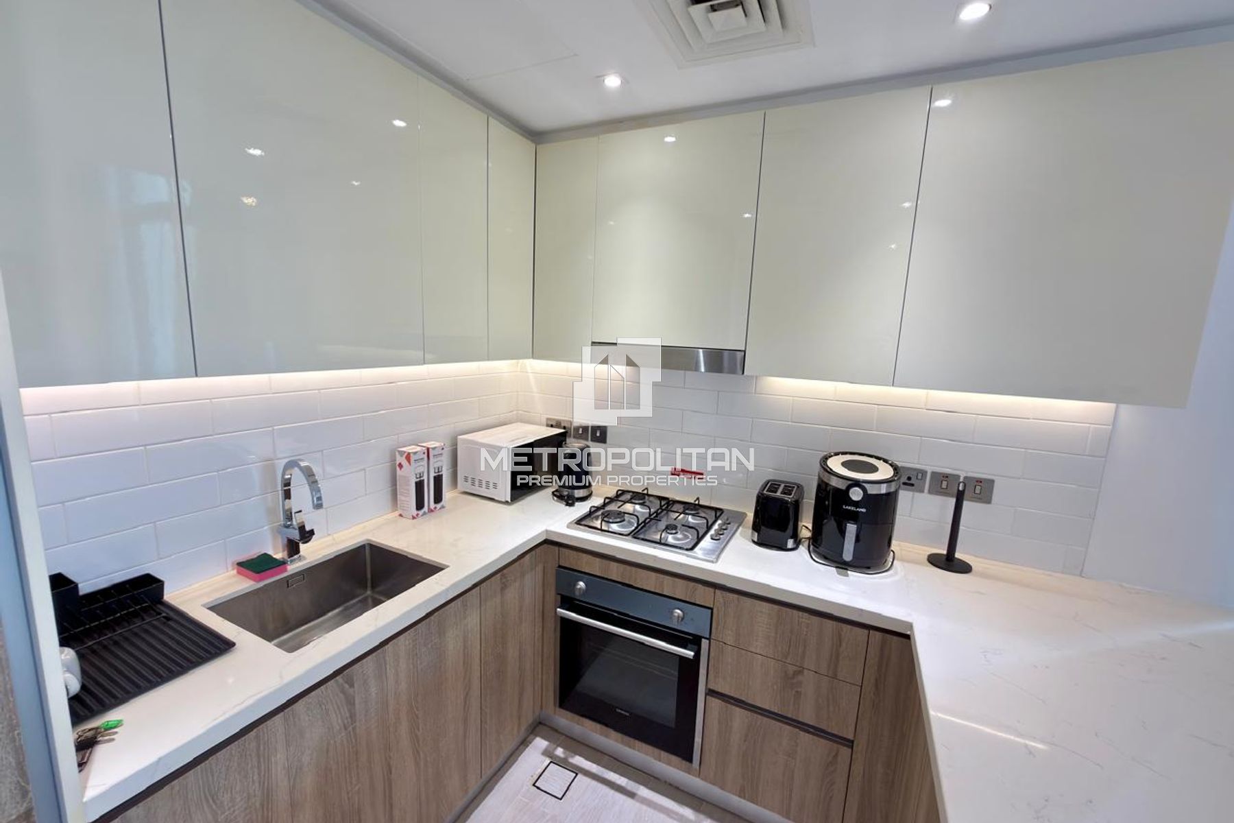 Fully Furnished | Vacant | Community View