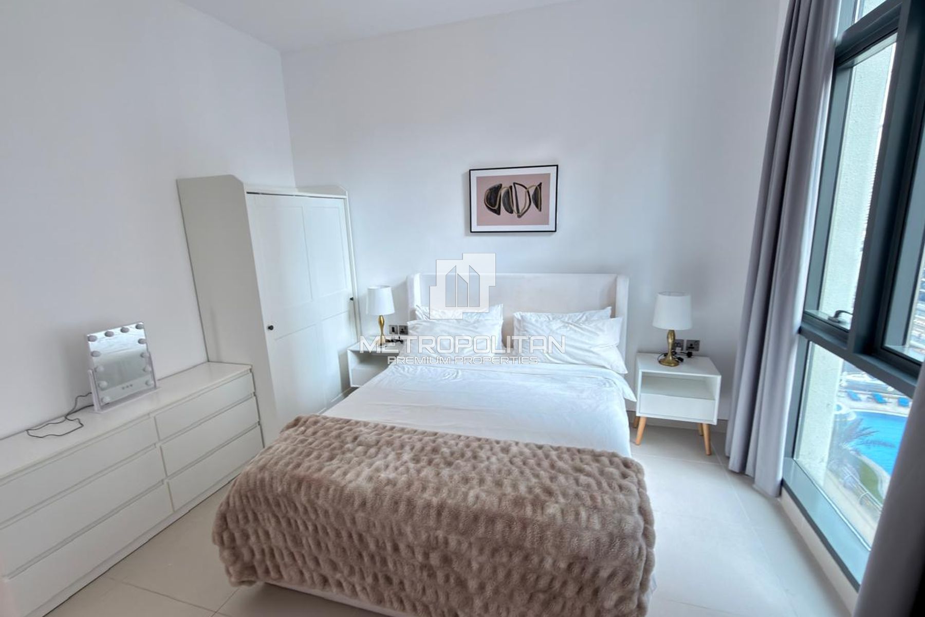 Fully Furnished | Vacant | Community View