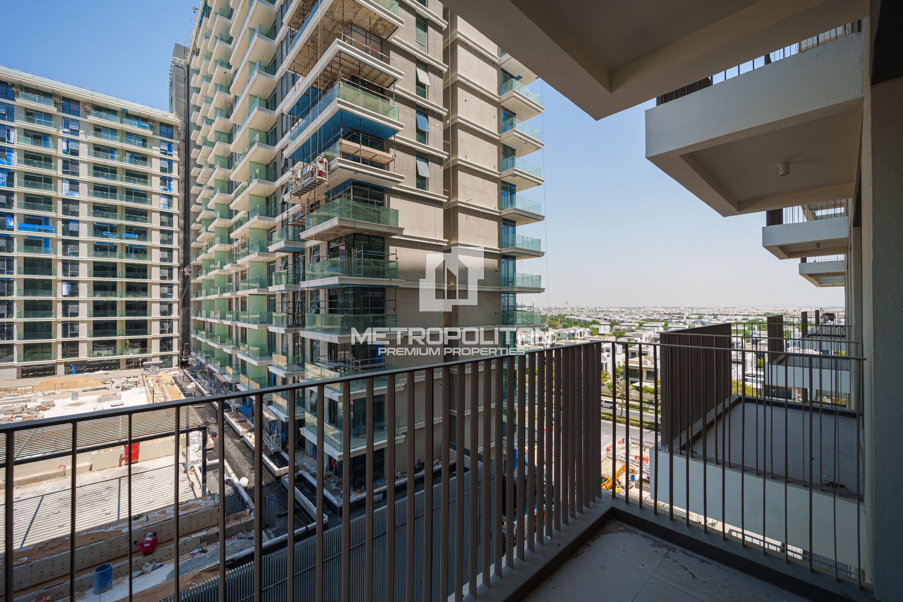 Brand New | Close Hills Mall | Prime Location