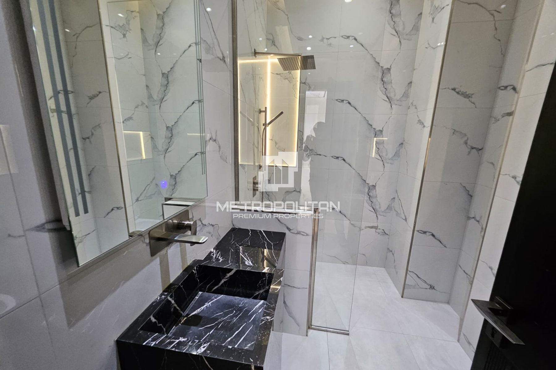 Elegant 6BR Villa with Maid’s Room | Large Plot
