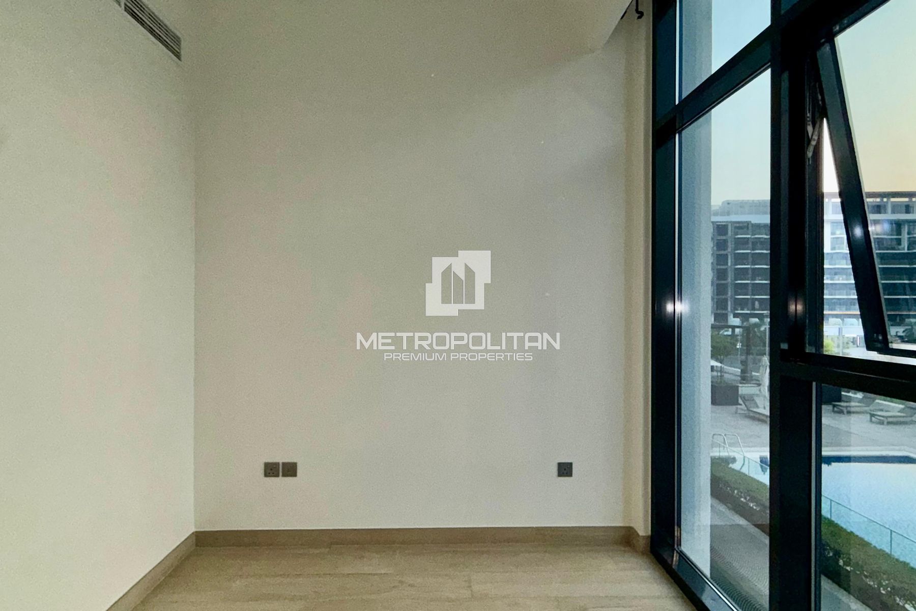 Ready to Move in | Pool View | Semi Furnished