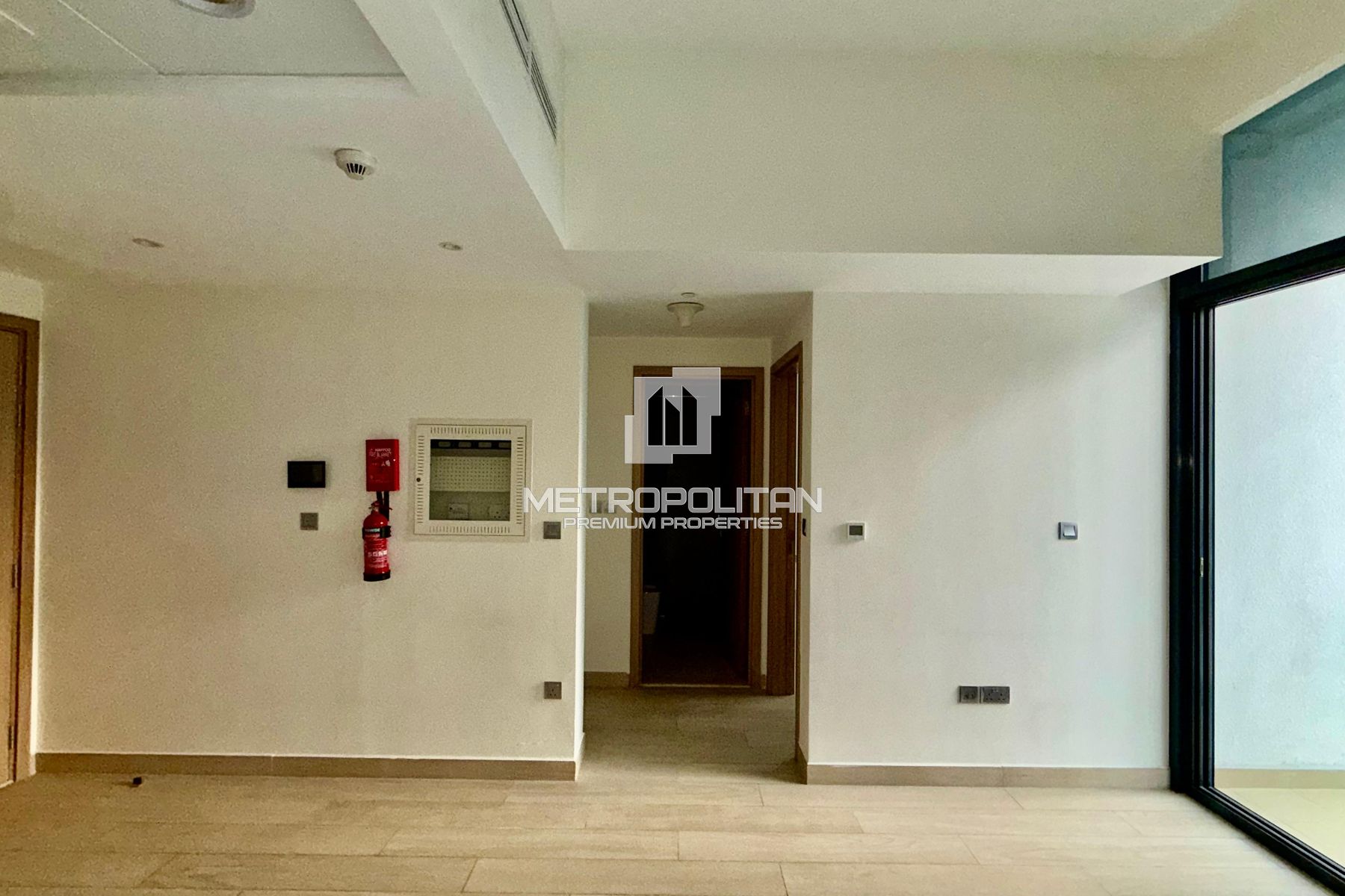 Ready to Move in | Pool View | Semi Furnished