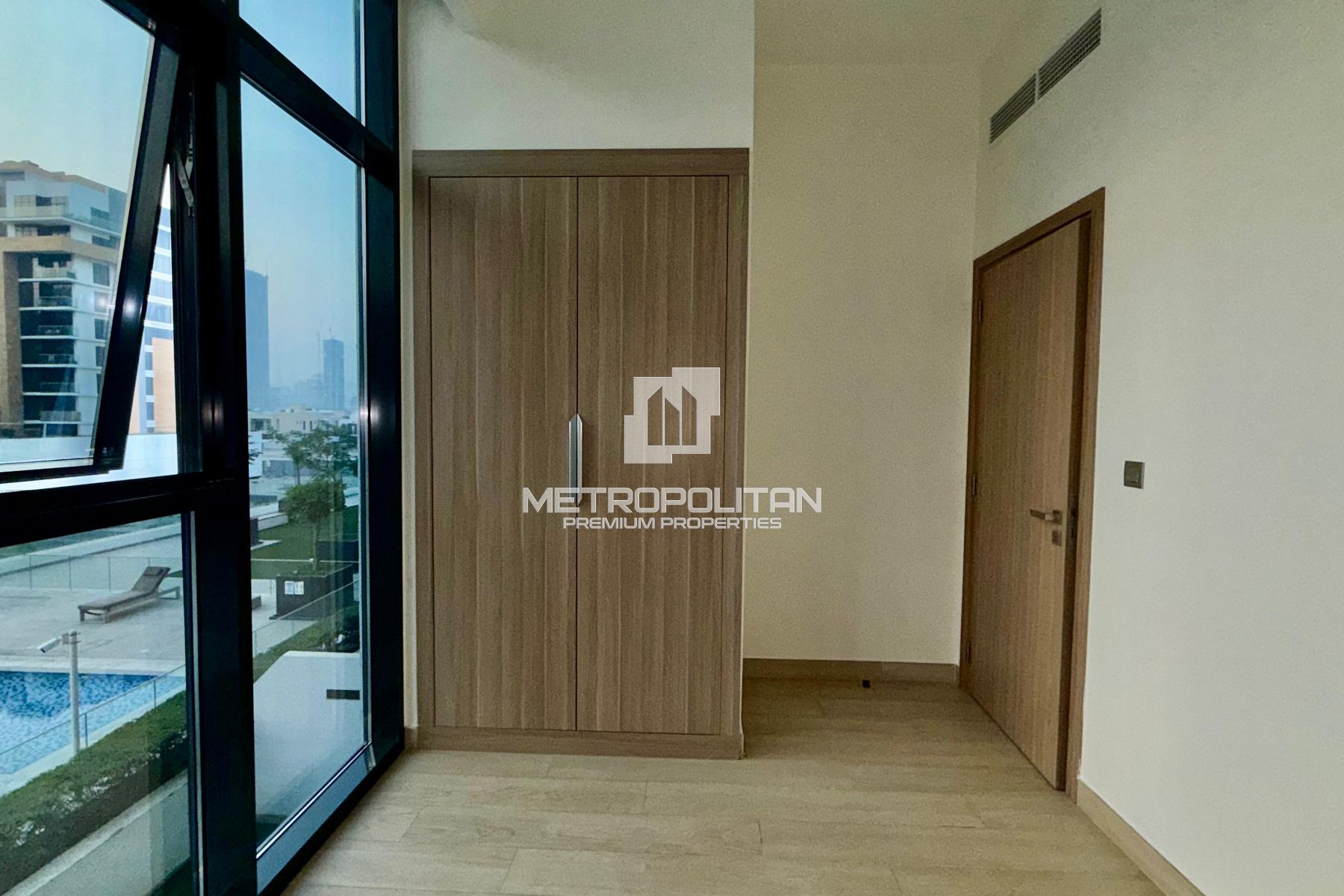 Ready to Move in | Pool View | Semi Furnished