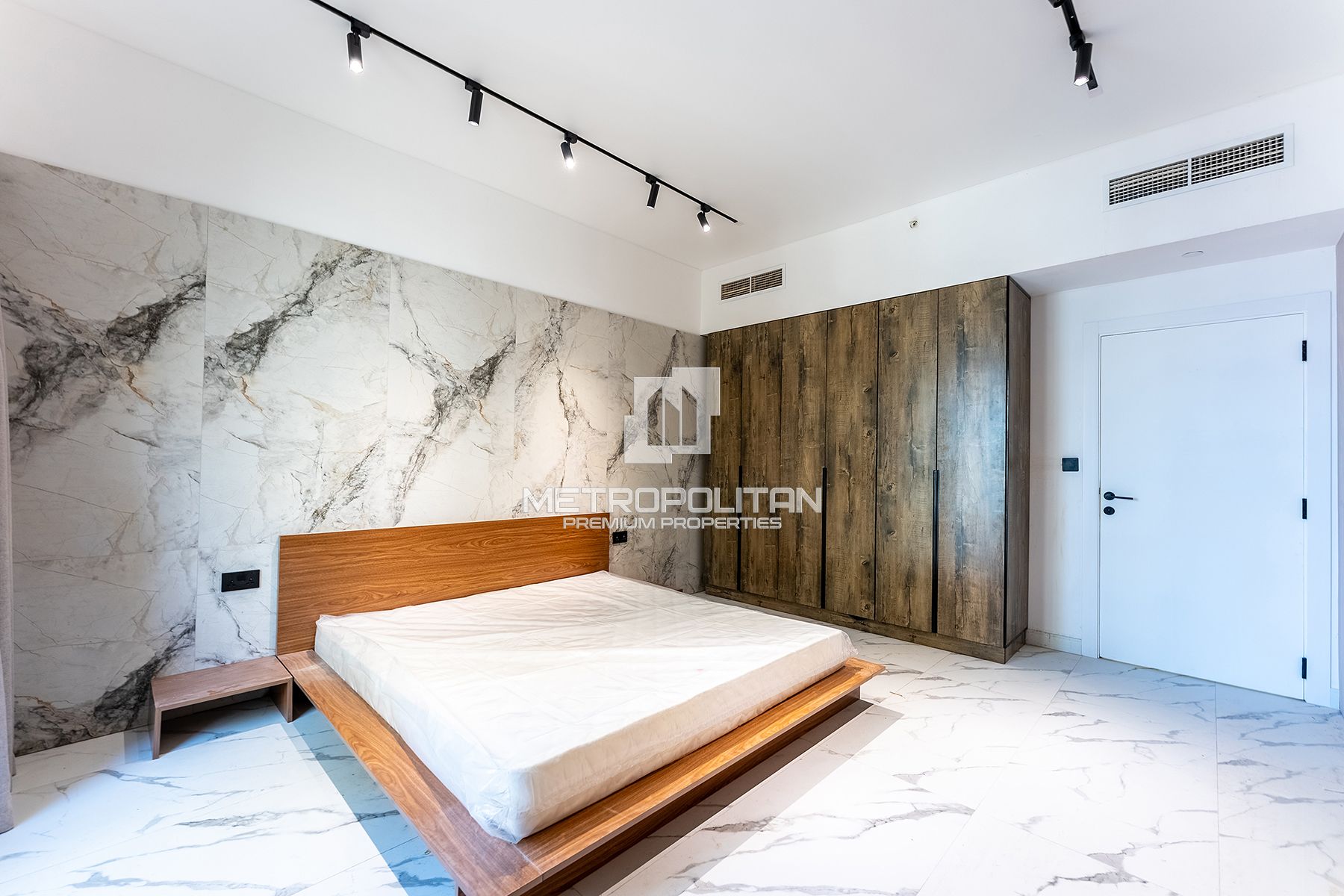 Partial Sea View | Fully Upgraded | Vacant