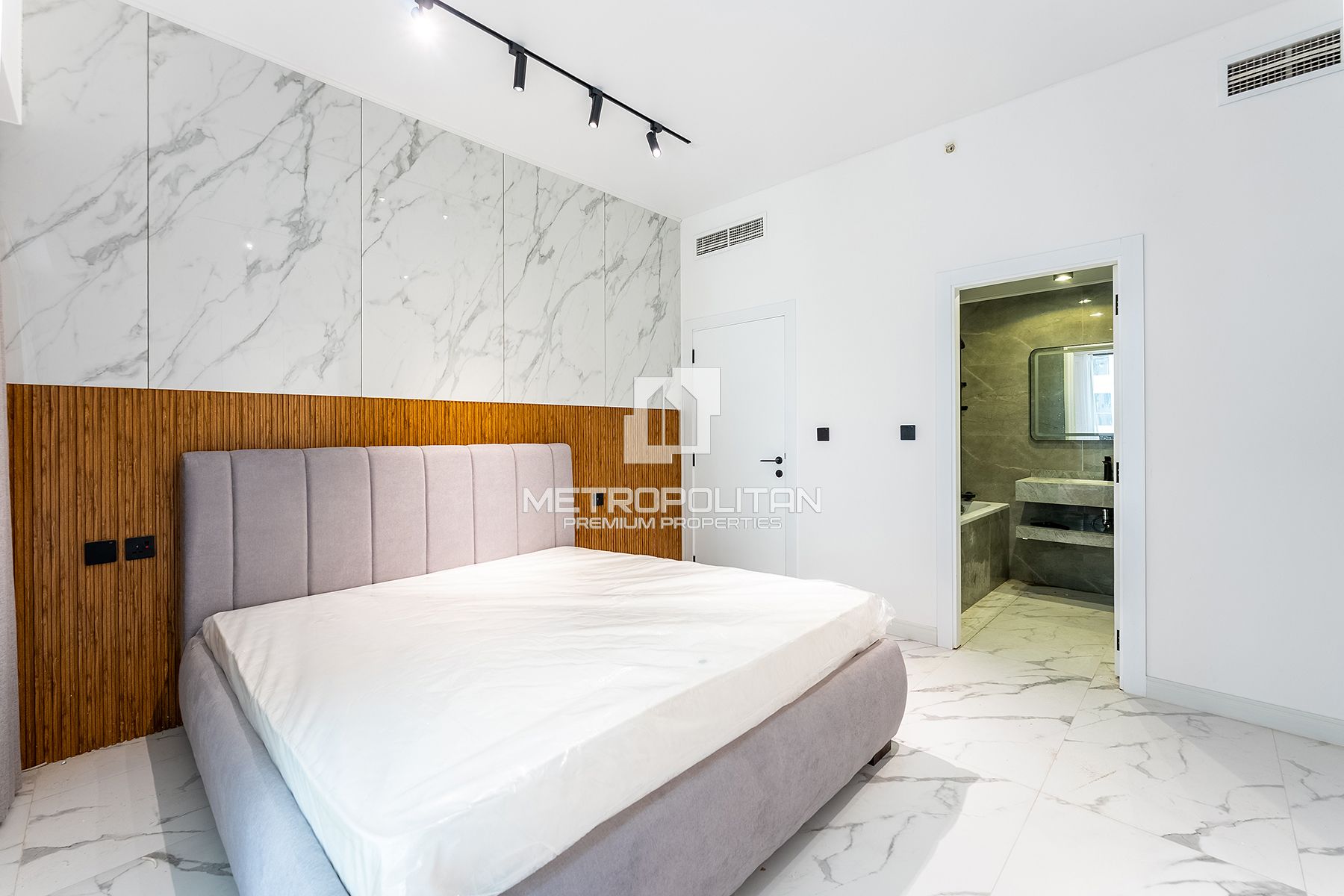 Partial Sea View | Fully Upgraded | Vacant
