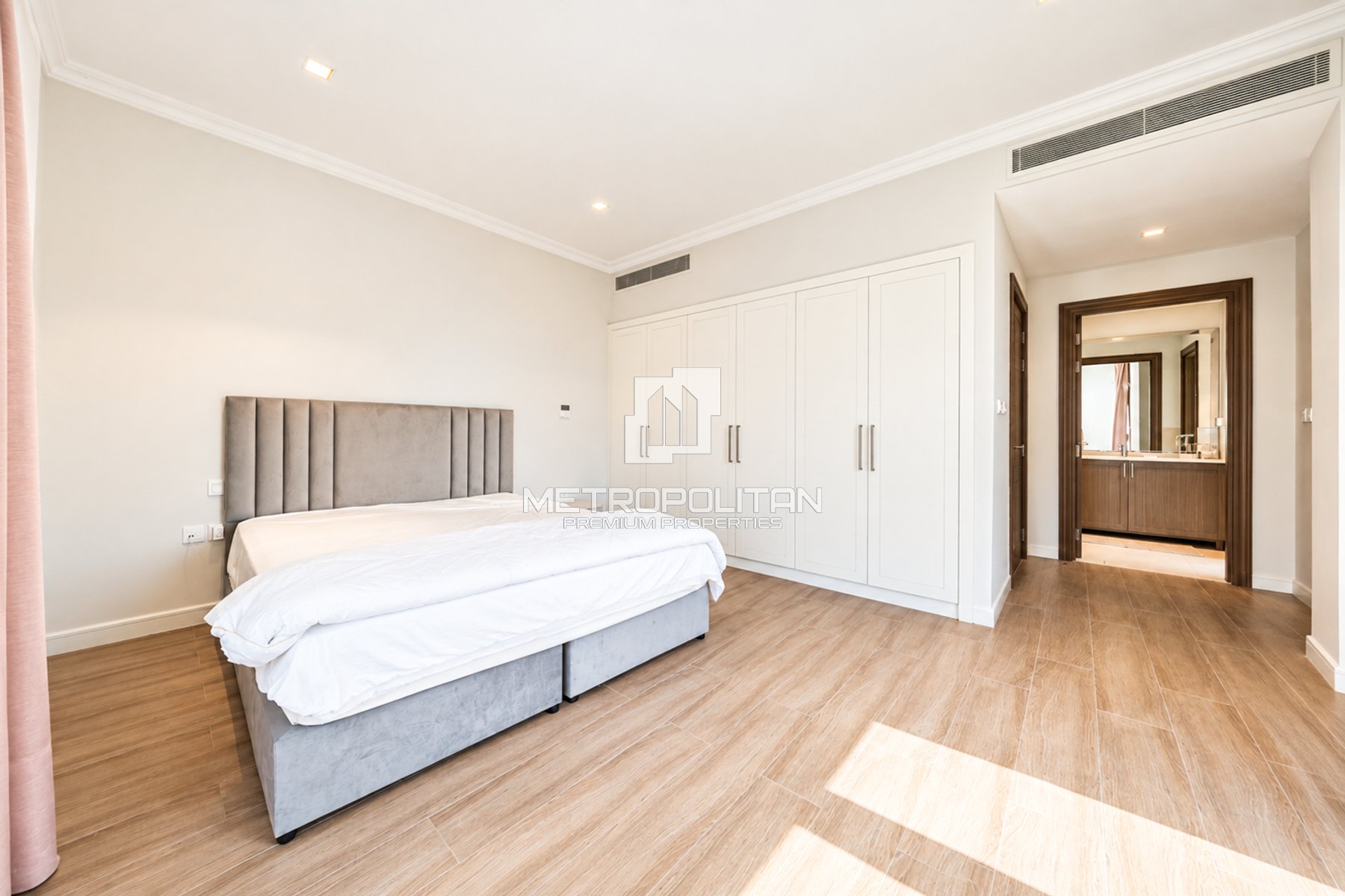 Fully Furnished | 5 BR Villa | Private Garden