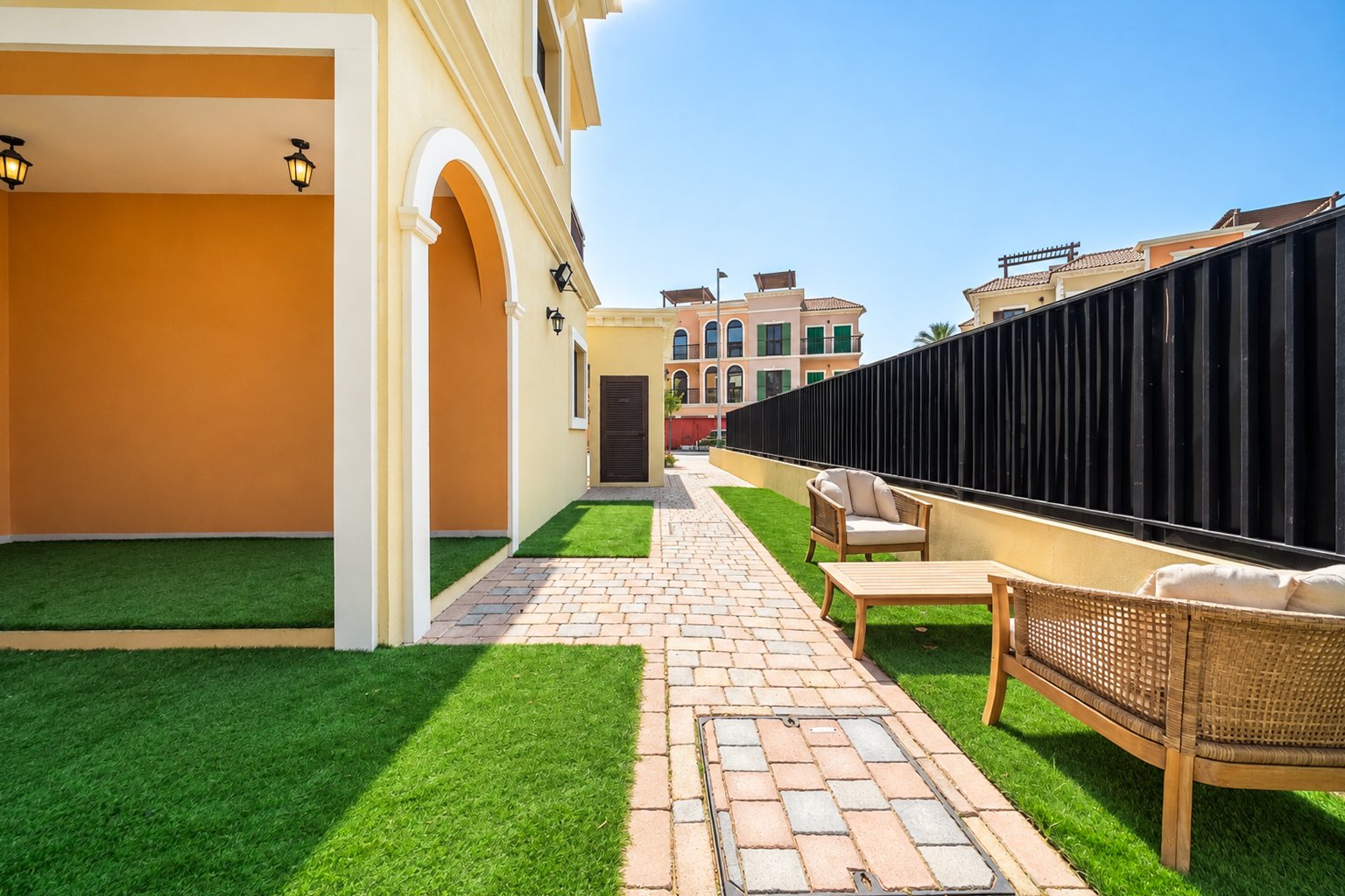 Fully Furnished | 5 BR Villa | Private Garden
