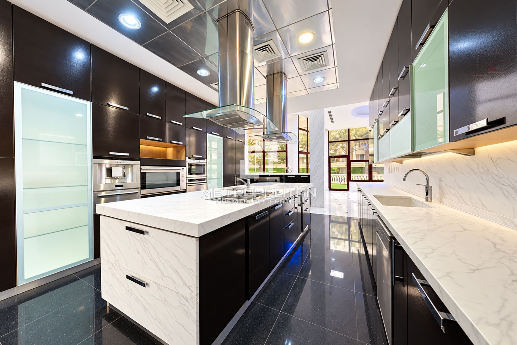 Grand Mansion | Massive Plot | Furnished