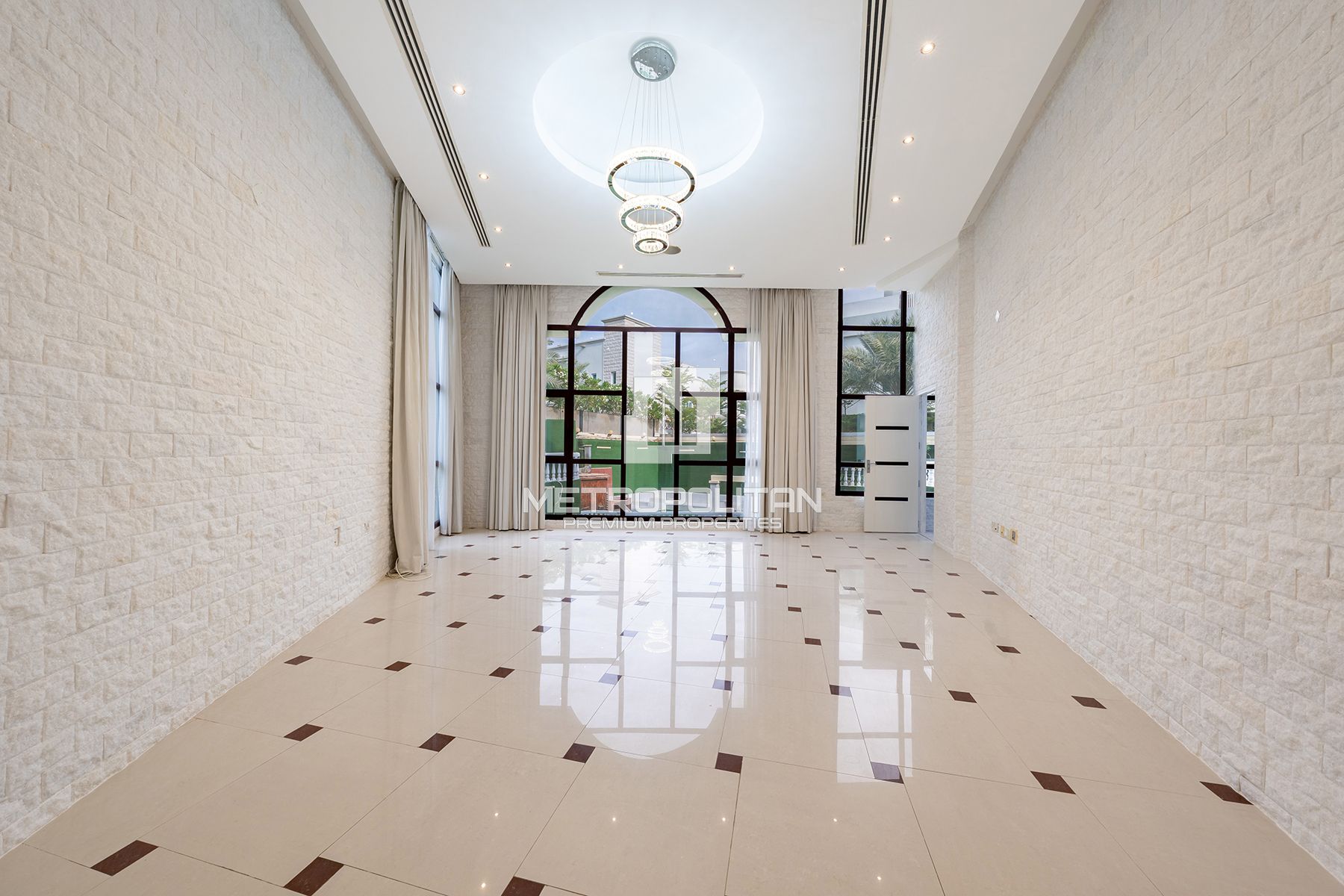 Grand Mansion | Massive Plot | Furnished