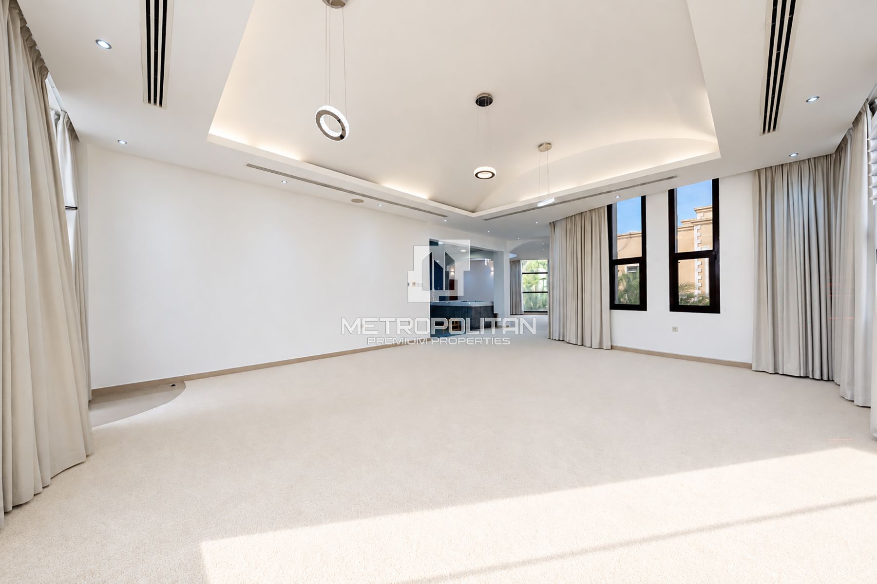 Grand Mansion | Massive Plot | Furnished