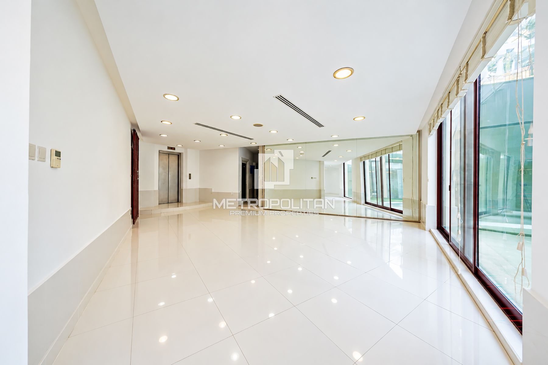 Grand Mansion | Massive Plot | Furnished